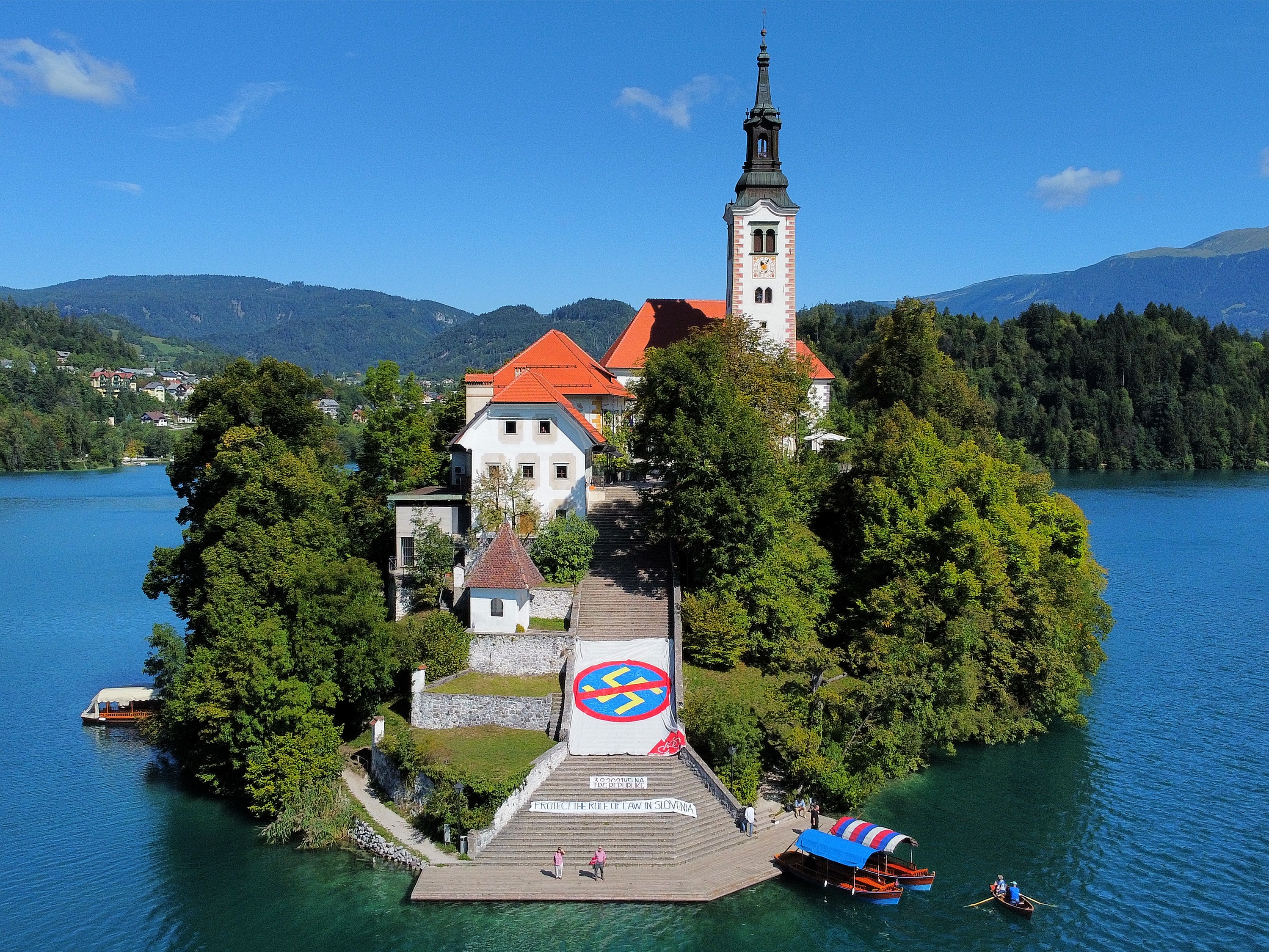 Bled, protest Foto: Protestna ljudska skupščina