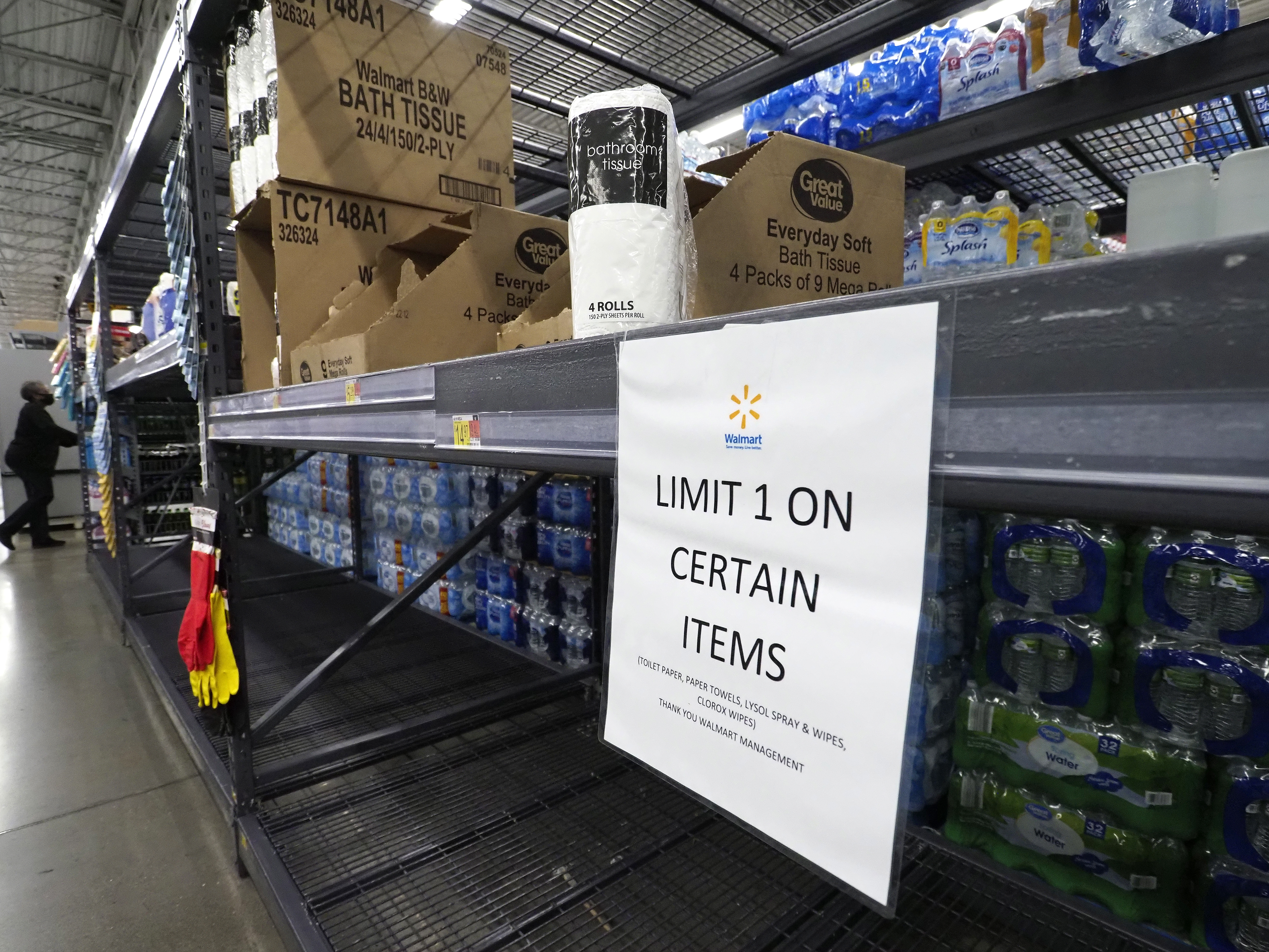 Amerikanci prazne police, Panic buying in California amid new coronavirus restrictions