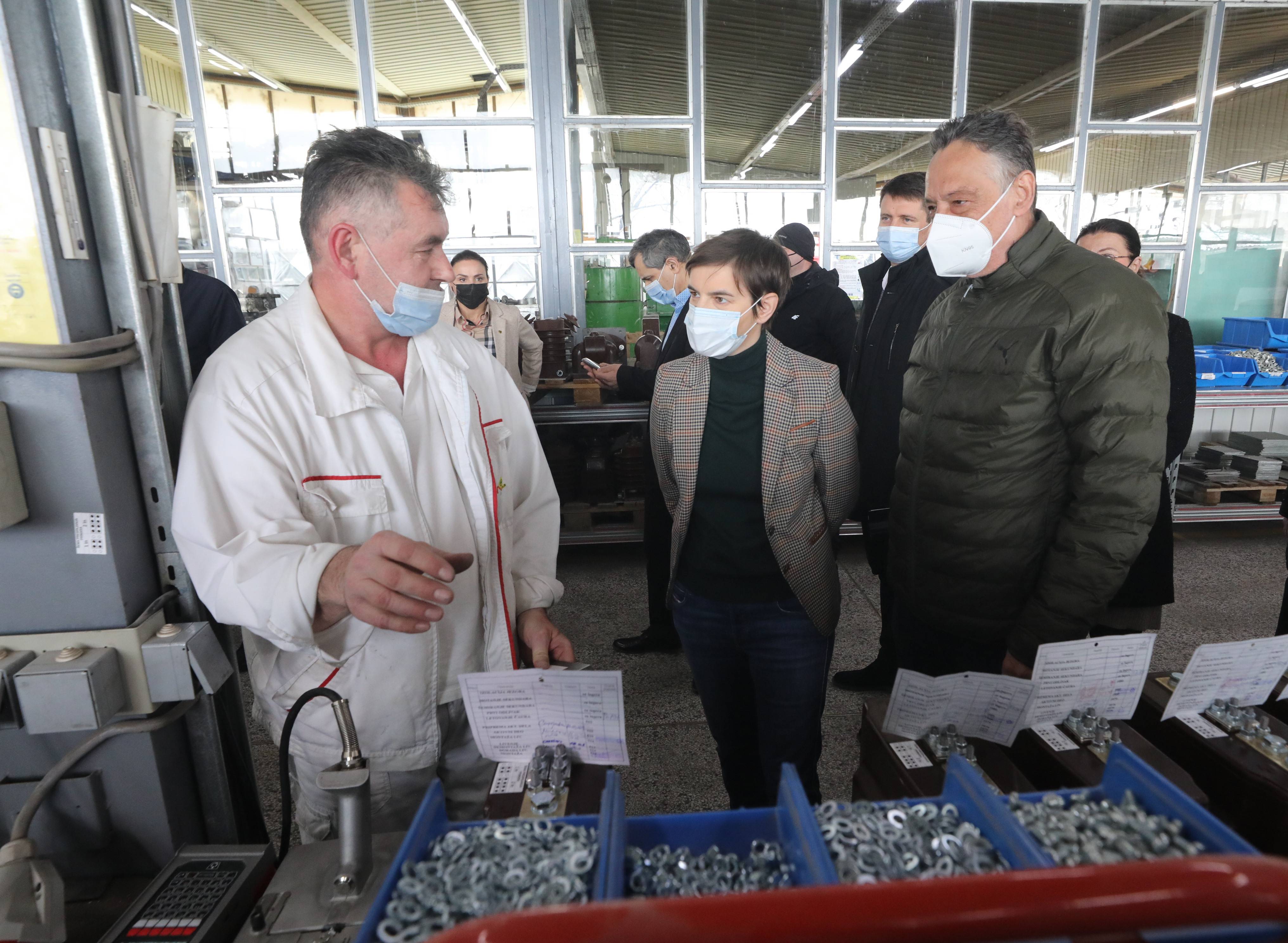 Zajecar, 24.03.2021. - Predsednica Vlade Srbije Ana Brnabic posetila je danas Fabriku mernih transformatora (FMT) u Zajecaru. (BETAPHOTO/VLADA SRBIJE/SLOBODAN MILJEVIC/DS)