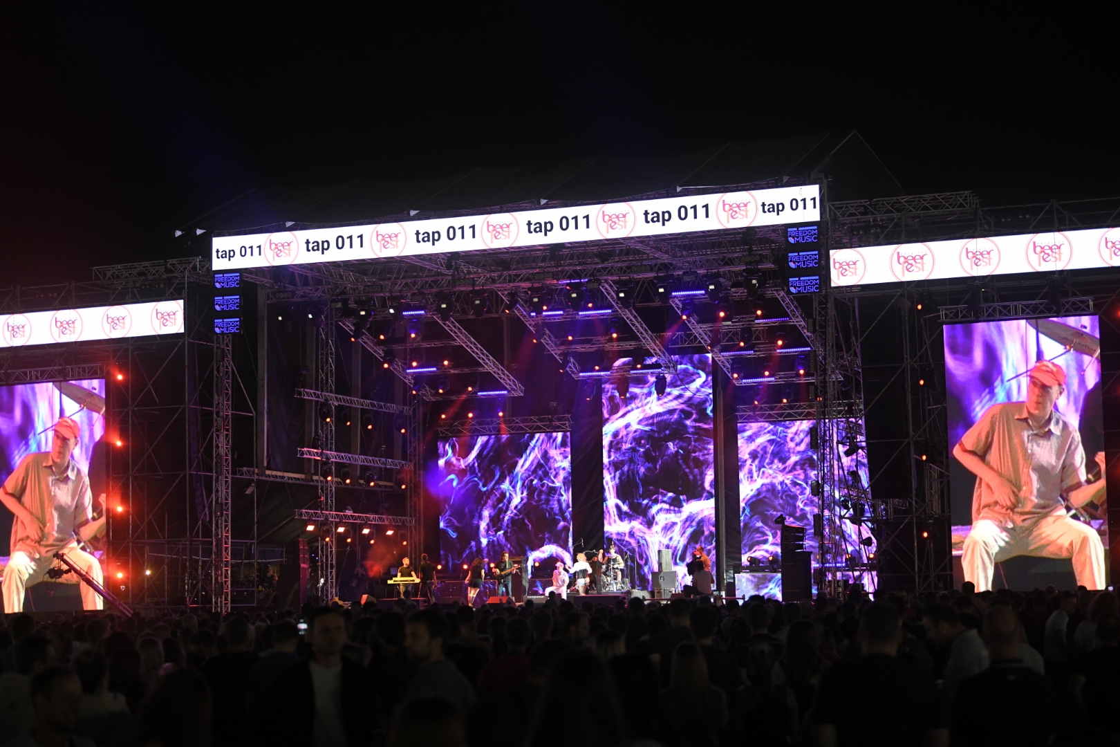 Beograd 18. avgust 2021. Prvo vece Beogradskog Bir festa na Uscu, Belgrade Beer Fest 2021, Muzički festival Belgrade Beer fest 2021, Tap 011 nastup Foto:Dragan Mujan/Nova.rs