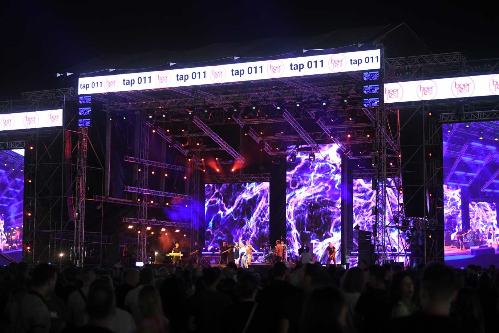 Beograd 18. avgust 2021. Prvo vece Beogradskog Bir festa na Uscu, Belgrade Beer Fest 2021, Muzički festival Belgrade Beer fest 2021, Tap 011 nastup Foto:Dragan Mujan/Nova.rs