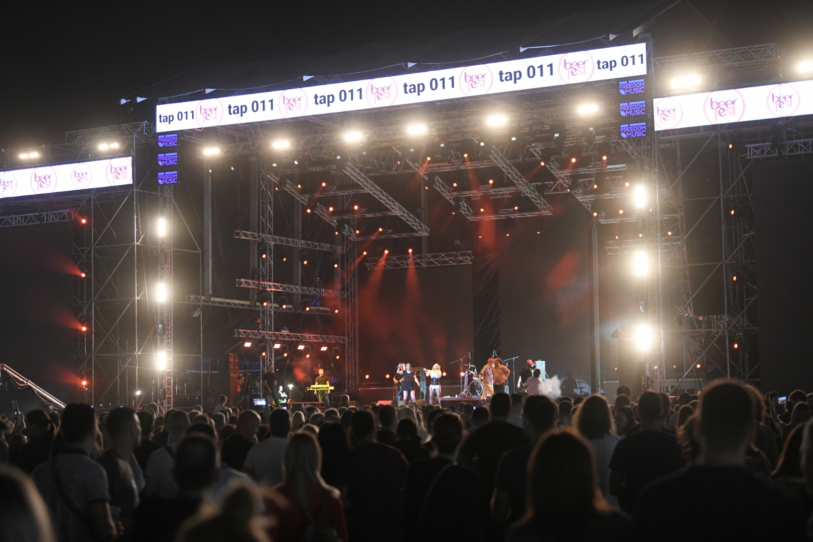 Beograd 18. avgust 2021. Prvo vece Beogradskog Bir festa na Uscu, Belgrade Beer Fest 2021, Muzički festival Belgrade Beer fest 2021, Tap 011 nastup Foto:Dragan Mujan/Nova.rs