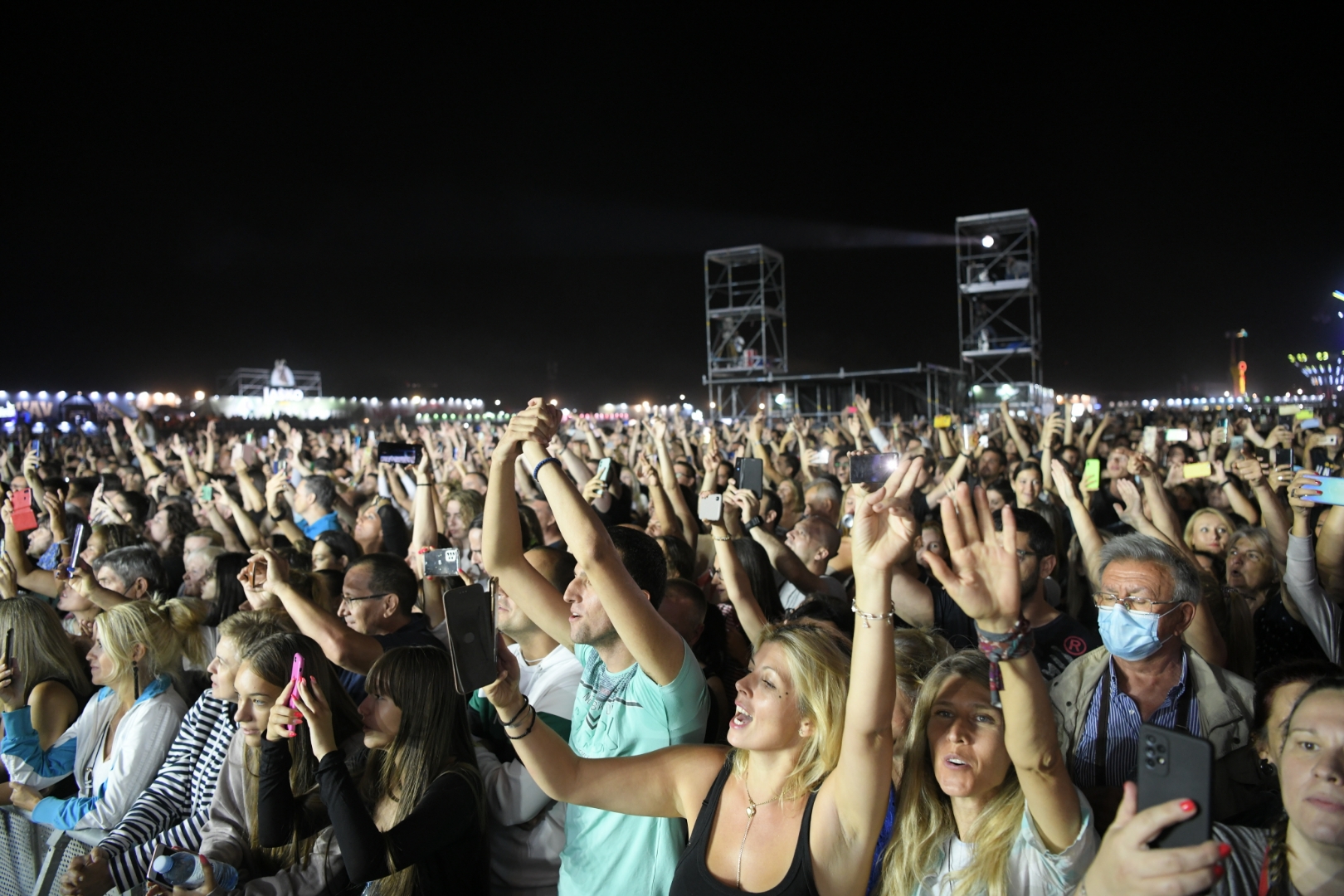 Beograd 18. avgust 2021. Prvo vece Beogradskog Bir festa na Uscu, Belgrade Beer Fest 2021, Muzički festival Belgrade Beer fest 2021, Bijelo dugme Foto:Dragan Mujan/Nova.rs