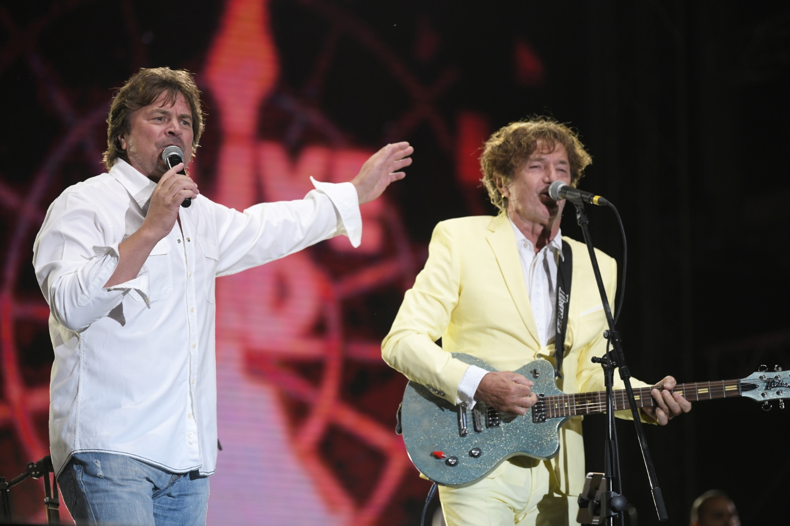 Beograd 18. avgust 2021. Alen Isalmovic, Goran Bregovic Prvo vece Beogradskog Bir festa na Uscu, Belgrade Beer Fest 2021, Muzički festival Belgrade Beer fest 2021, Bijelo dugme Foto:Dragan Mujan/Nova.rs