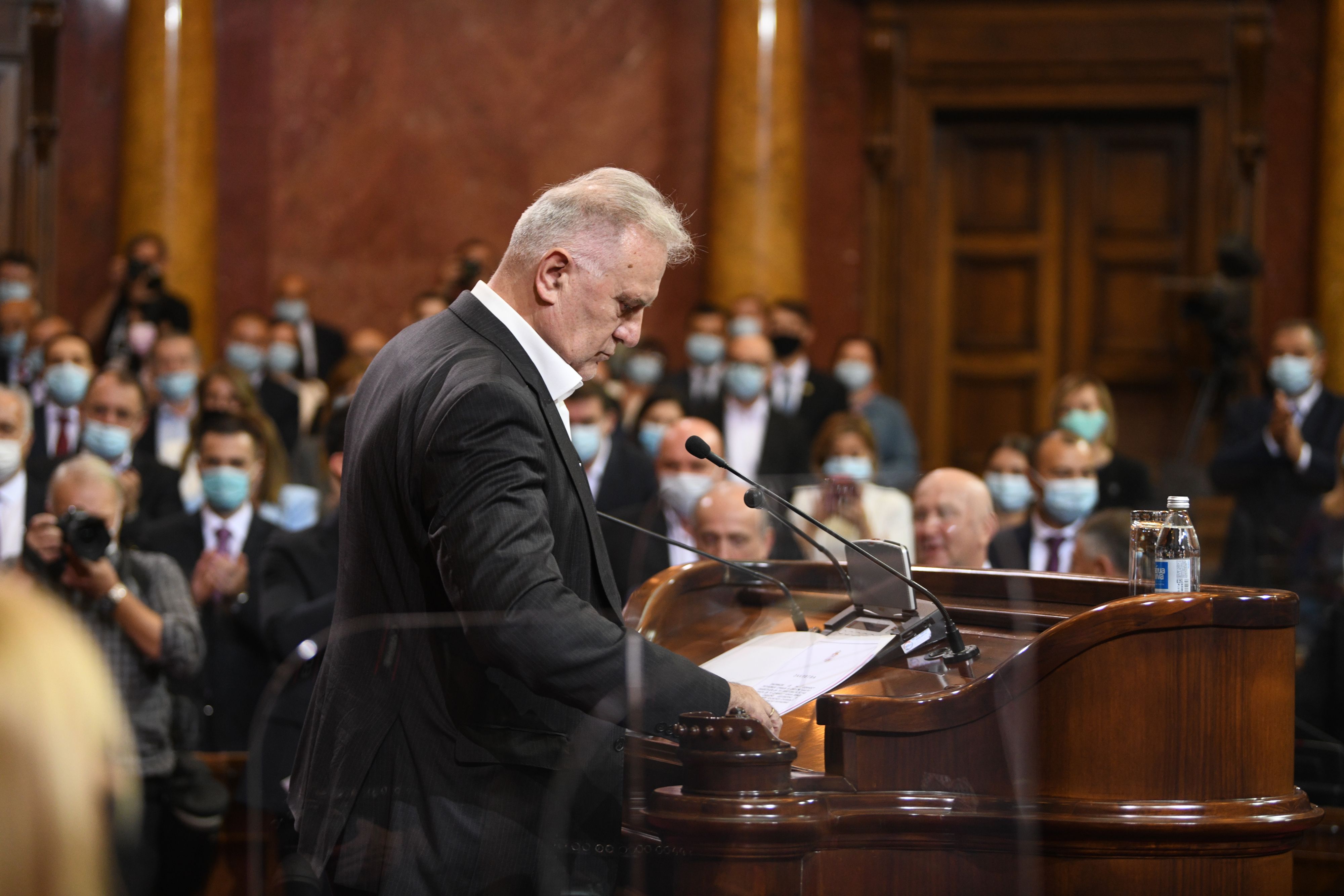 Beograd 28.10.2020. Skupština Srbije, poslanici, sednica, polaganje zakletve, potpisivanje, Ministarstvo za brigu o porodici i demografiji - Ratko Dmitrović Foto: Filip Krainčanić/Nova.rs