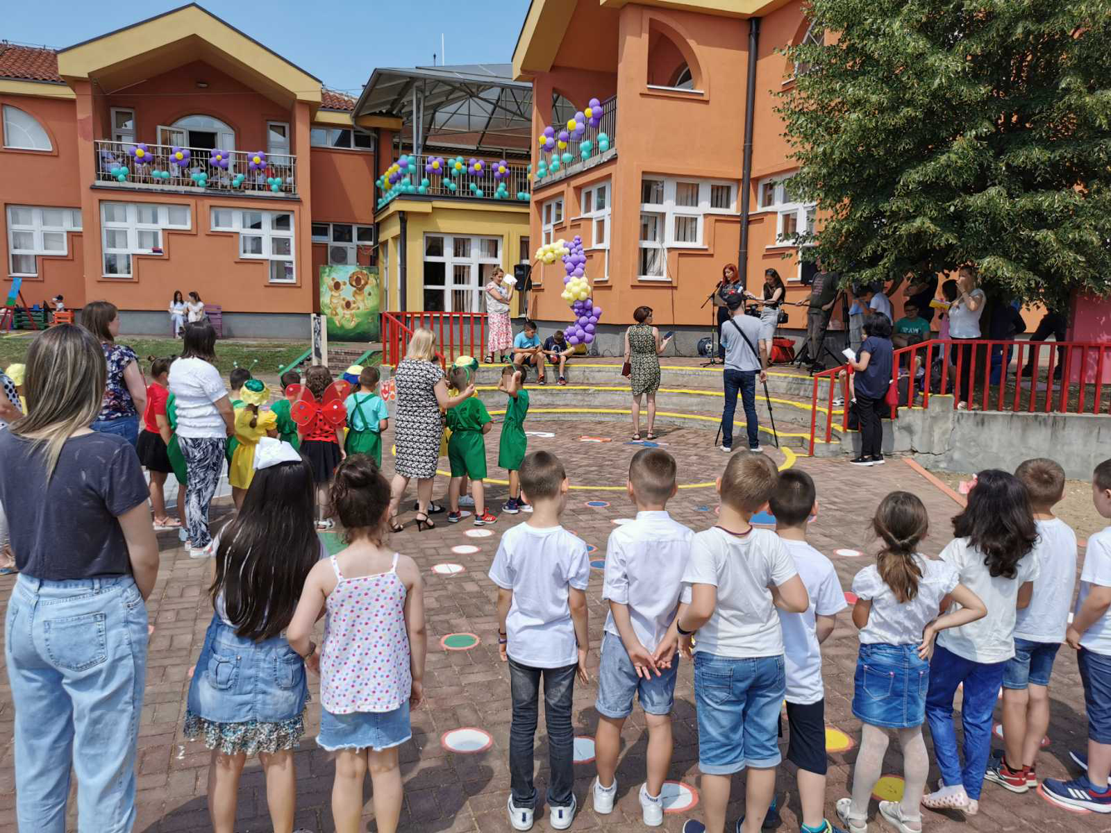 Vranje, Vranjanci i migranti zajedno uredili vrtić i napravili park, poslala Sanja Petrov