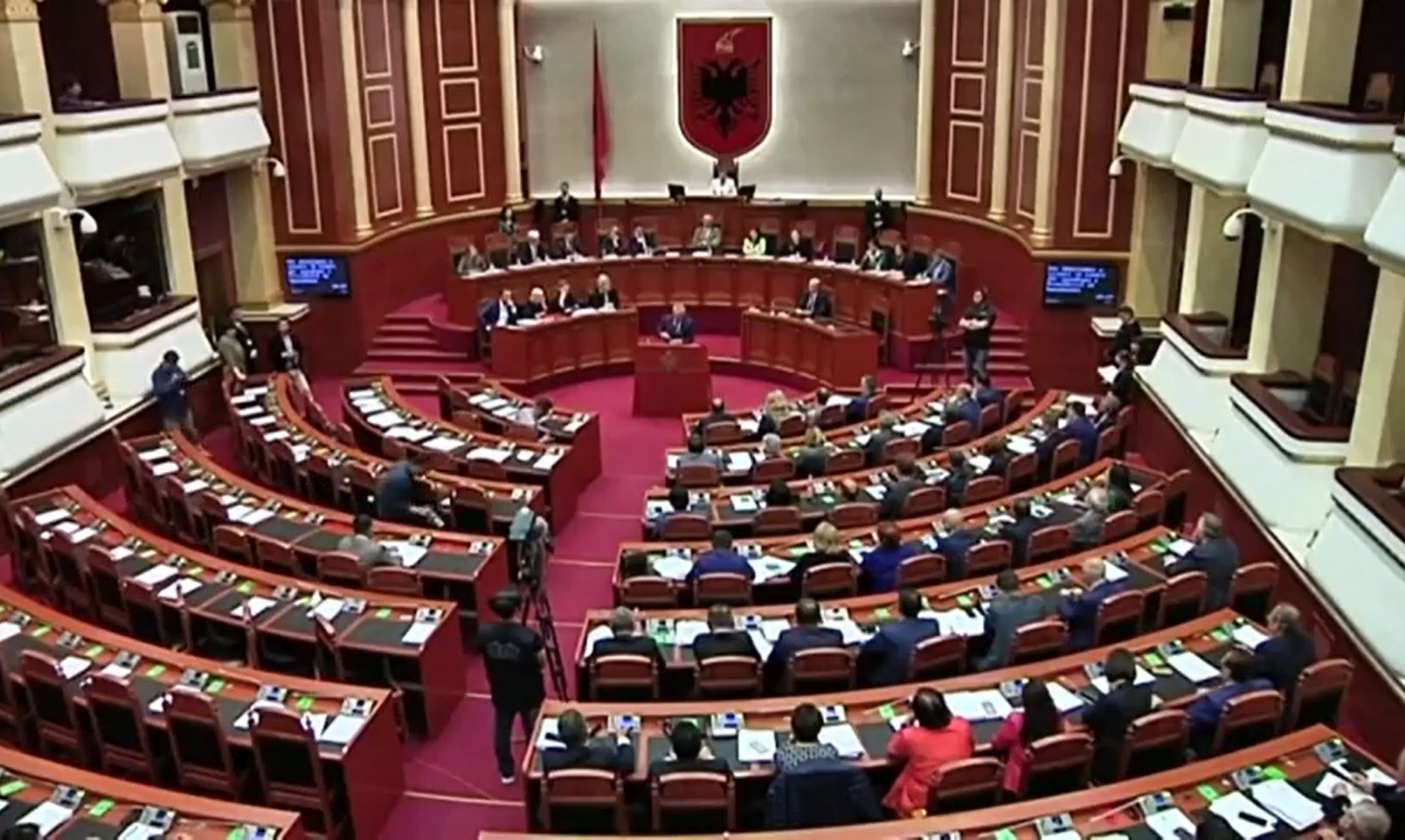 Novi saziv albanskog parlamenta podneo zakletvu posle aprilskih izbora