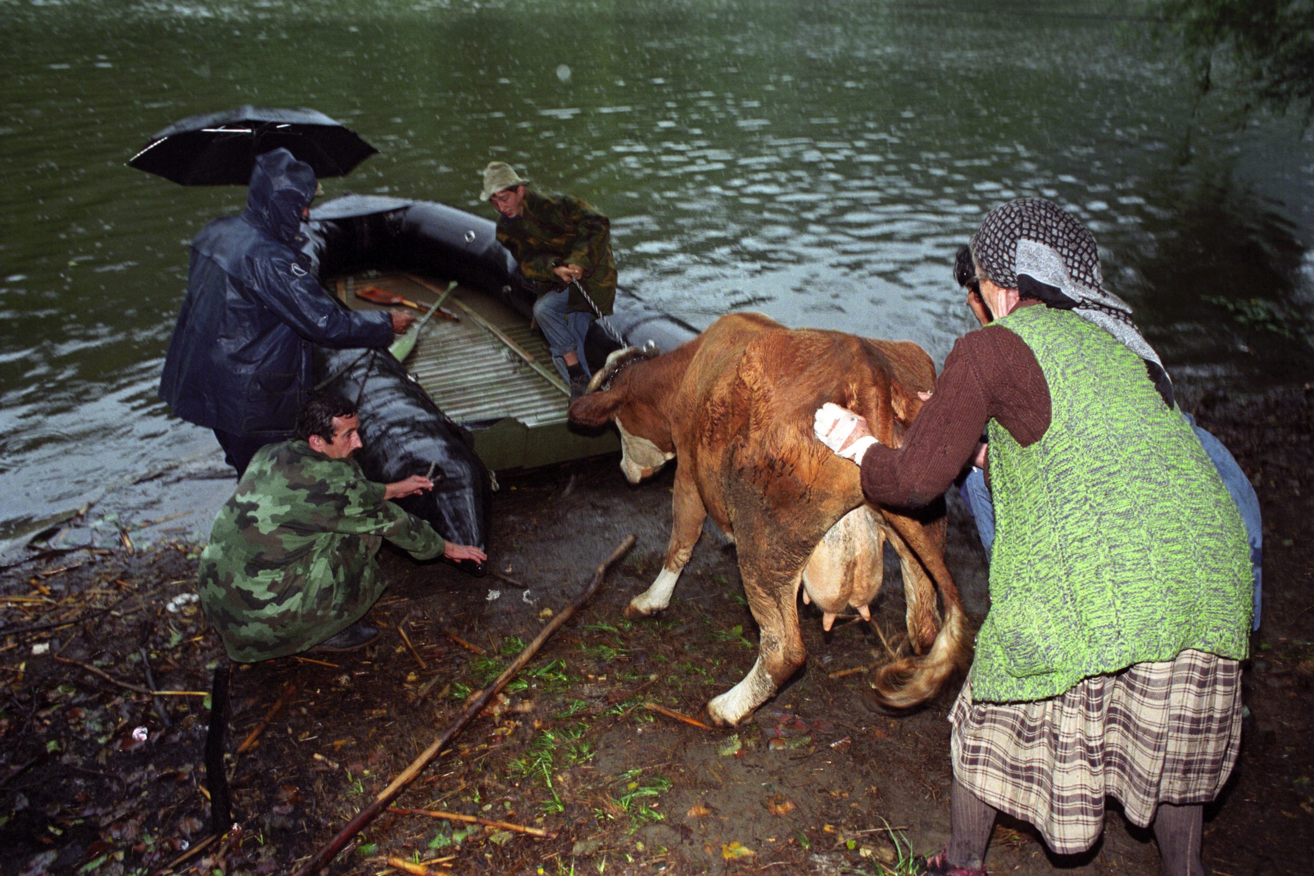 Croatian Serbs escape from Croation armed forces near Knin, self-proclaimed Republic of Serbian Krajina, Croatia, 29 August 1993. EPA/DRAGAN MILOVANOVIC
