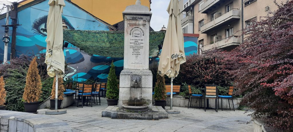 Užice, česma, Prekršajne prijave protiv mladića koji su urinirali na užičkoj česmi