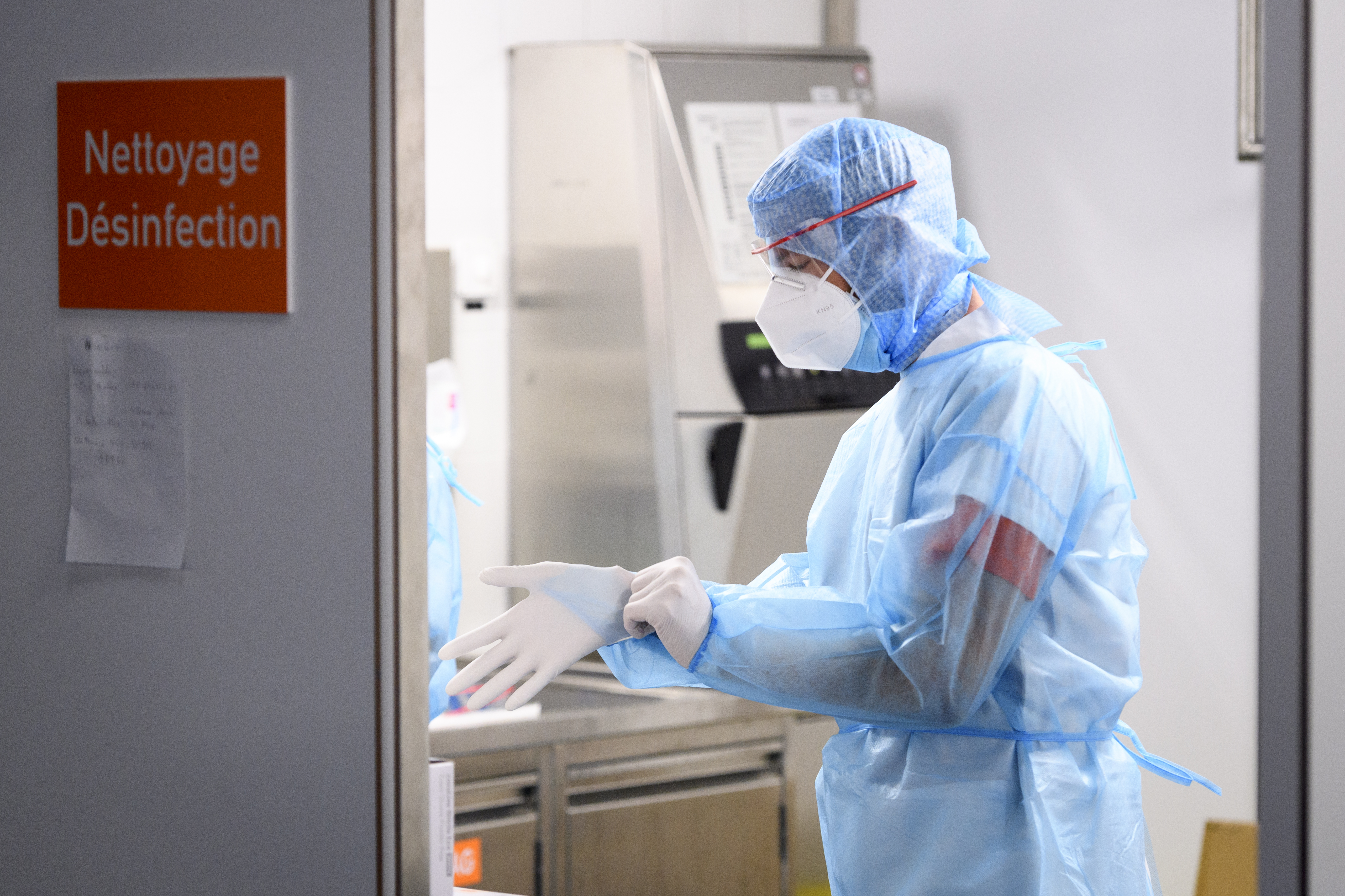 švajcarska korona, Coronavirus pandemic in Switzerland