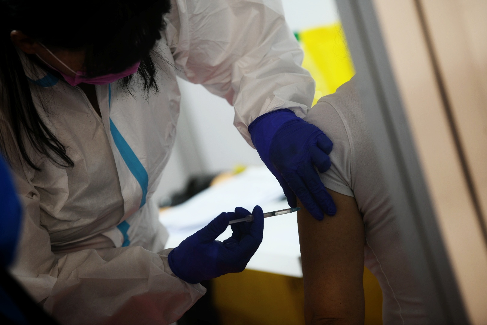 Beograd 26.03.2021. Beogradski sajam, vakcinacija, koronavirus, stranci, strani državljani Foto: Vesna Lalić/Nova.rs