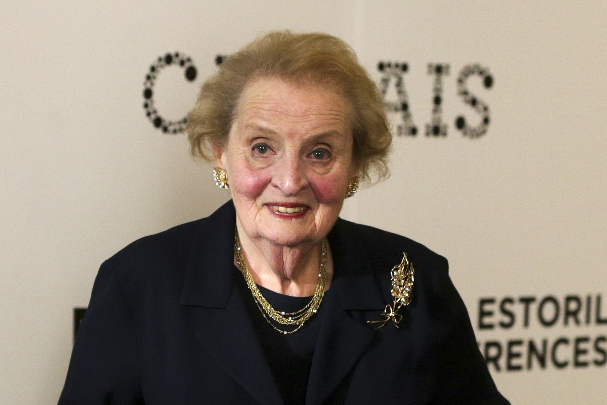 Medlin Olbrajt
epa06002311 US diplomat and former US Secretary-of-State Madeleine Albright talking in a press conference after taking part on the Estoril Conferences, at the Estoril Congress Center, Portugal, 31 May 2017.  EPA/TIAGO PETINGA