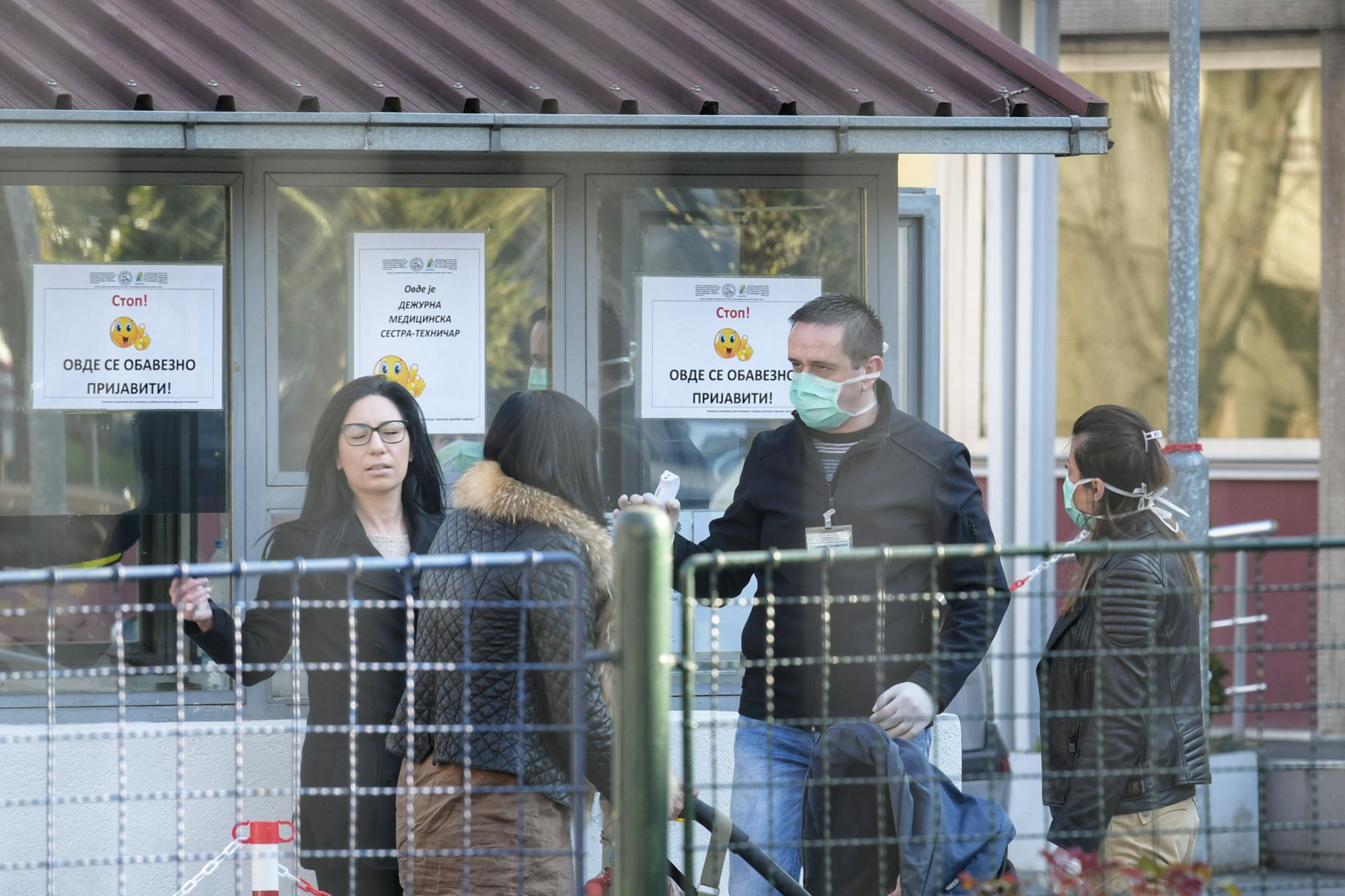 Beograd 17.03.2020. Institut za majku i dete Dr Vukan Čupić, koronavirus, covid-19, zaštitne maske, kontrola Foto:Goran Srdanov/Nova.rs