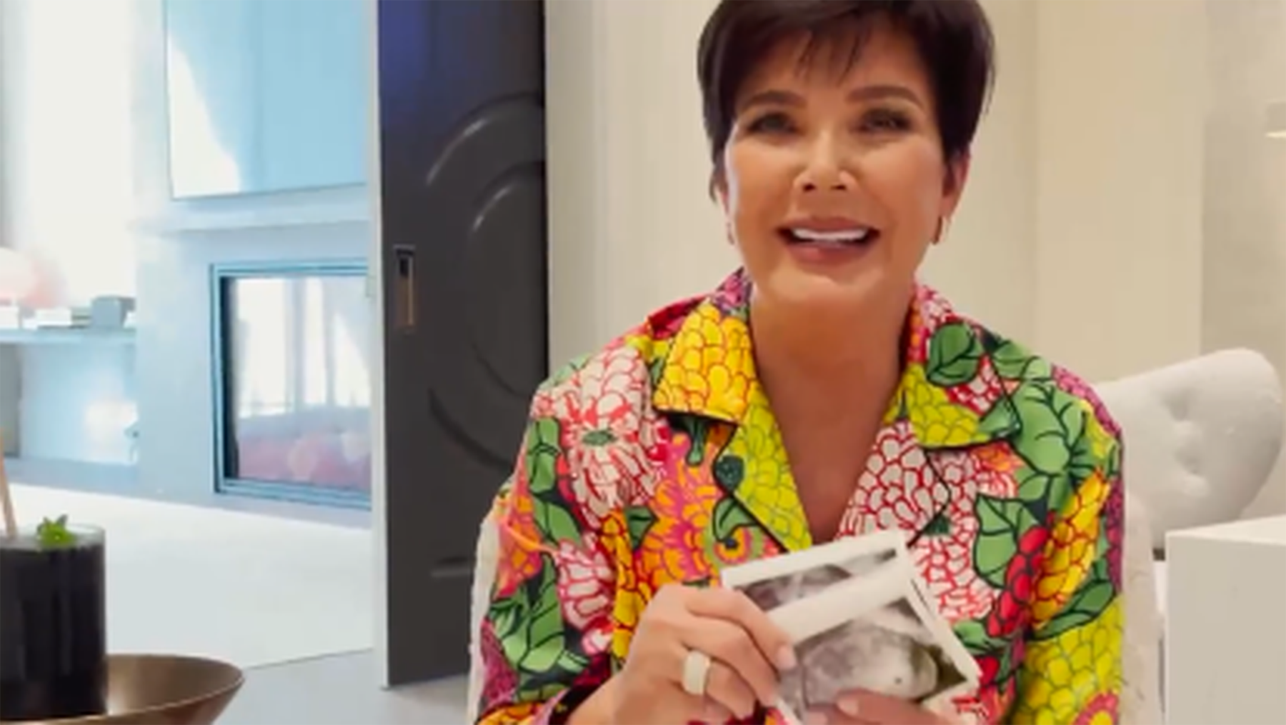 1631086761-kylie4.png
