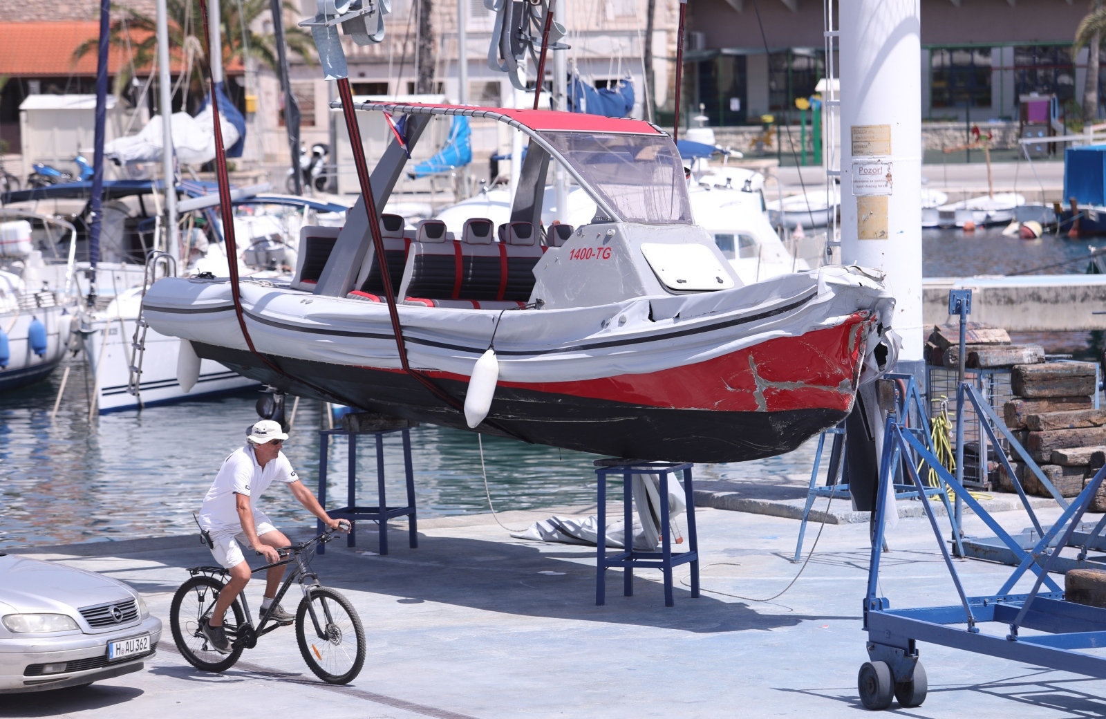 08.07.2021.,Milna, otok Brac - Brod koji je sinoc sudjelovao u teskoj pomorskoj nesreci u splitskim vratima. U nesreci je ozlijedjeno nekoliko osoba, a danas je izvucen na suho u ACI marini u Milni.
Photo :Ivo Cagalj/PIXSELL