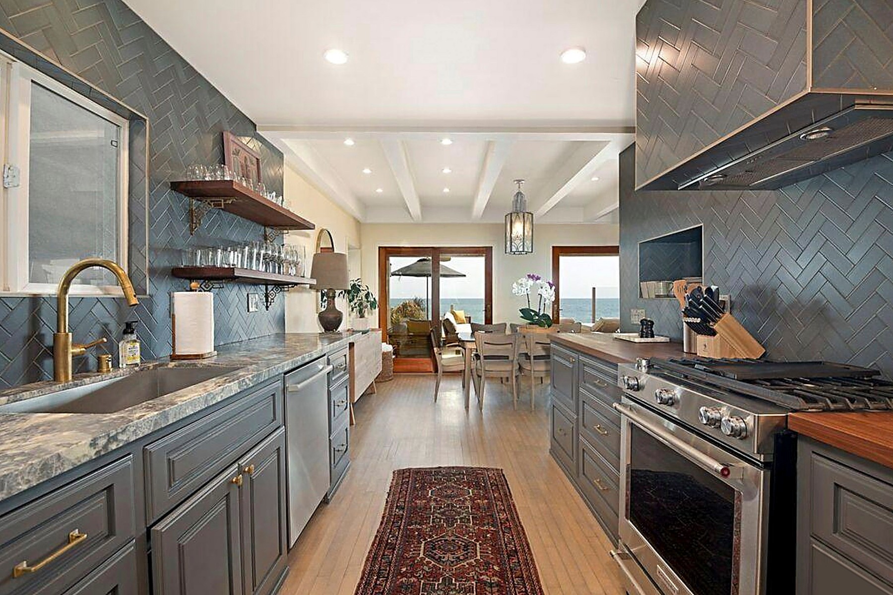 Leonardo DiCaprio Is Selling a Malibu Beach House For $10 Million Dollars