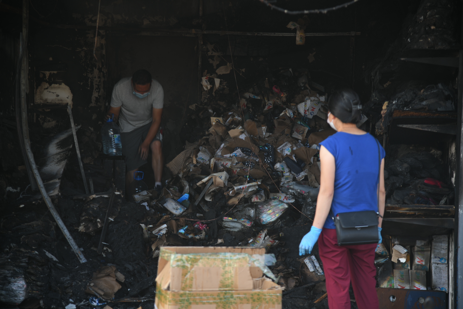 Beograd, 13.08.2021. Požar Blok 70, kineski tržni centar požar, ugašen požar, posledice požara, čišćenje, spašavanje robe Foto: Nemanja Jovanović/Nova.rs