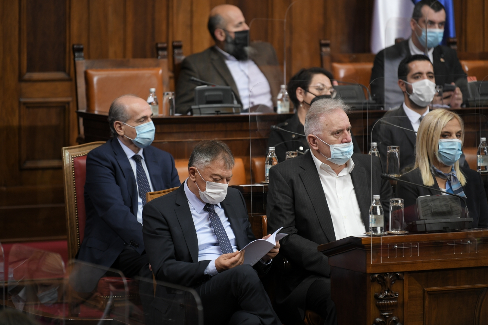 Beograd 28.10.2020. Skupština Srbije, poslanici, početak sednice, poslaničke klupe Novica Toncev, Ratko Dmitrovic Foto: Dragan Mujan/Nova.rs