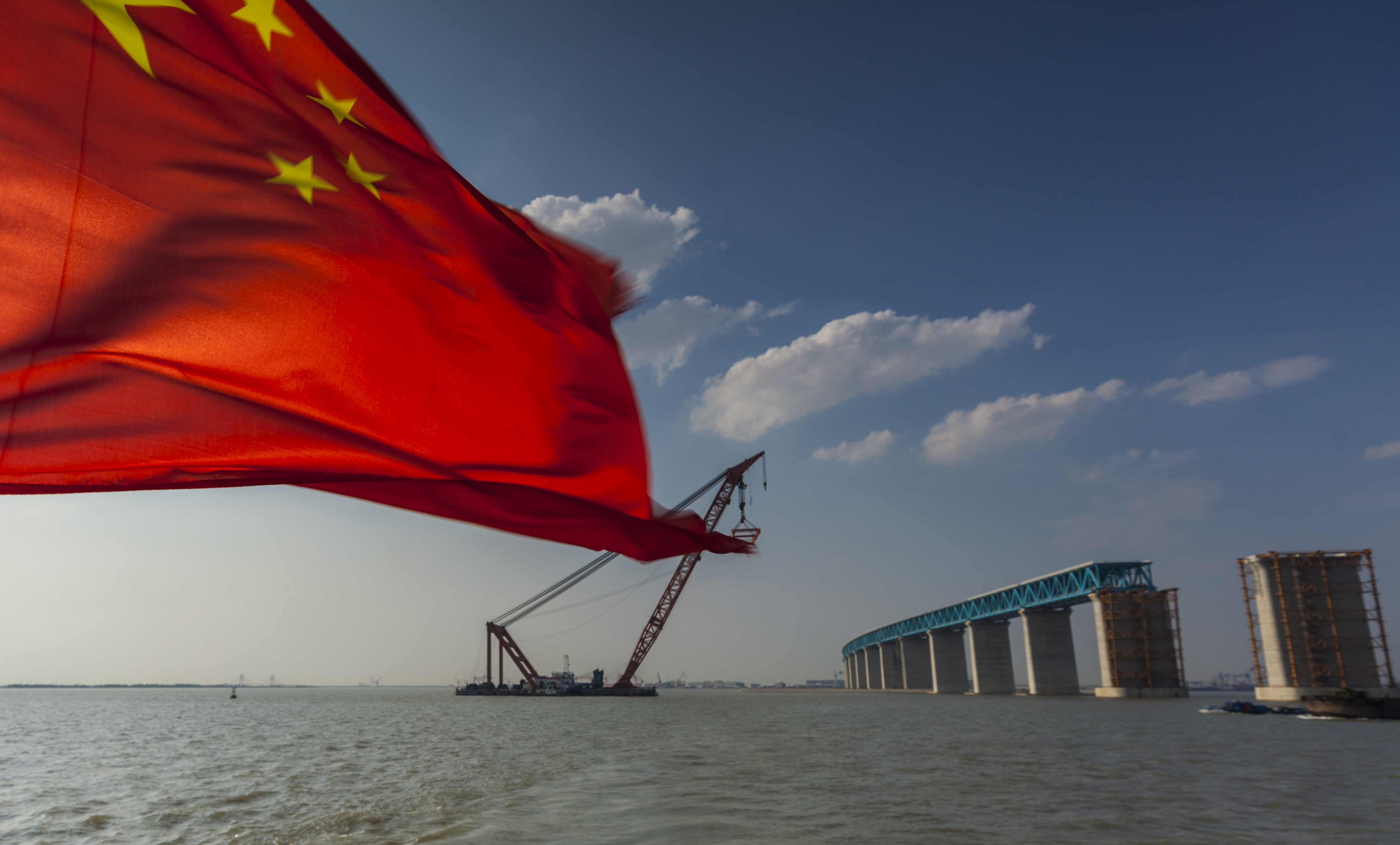Kina, Jangce reka, brodovi, Shanghai-Nantong Yangtze River Bridge