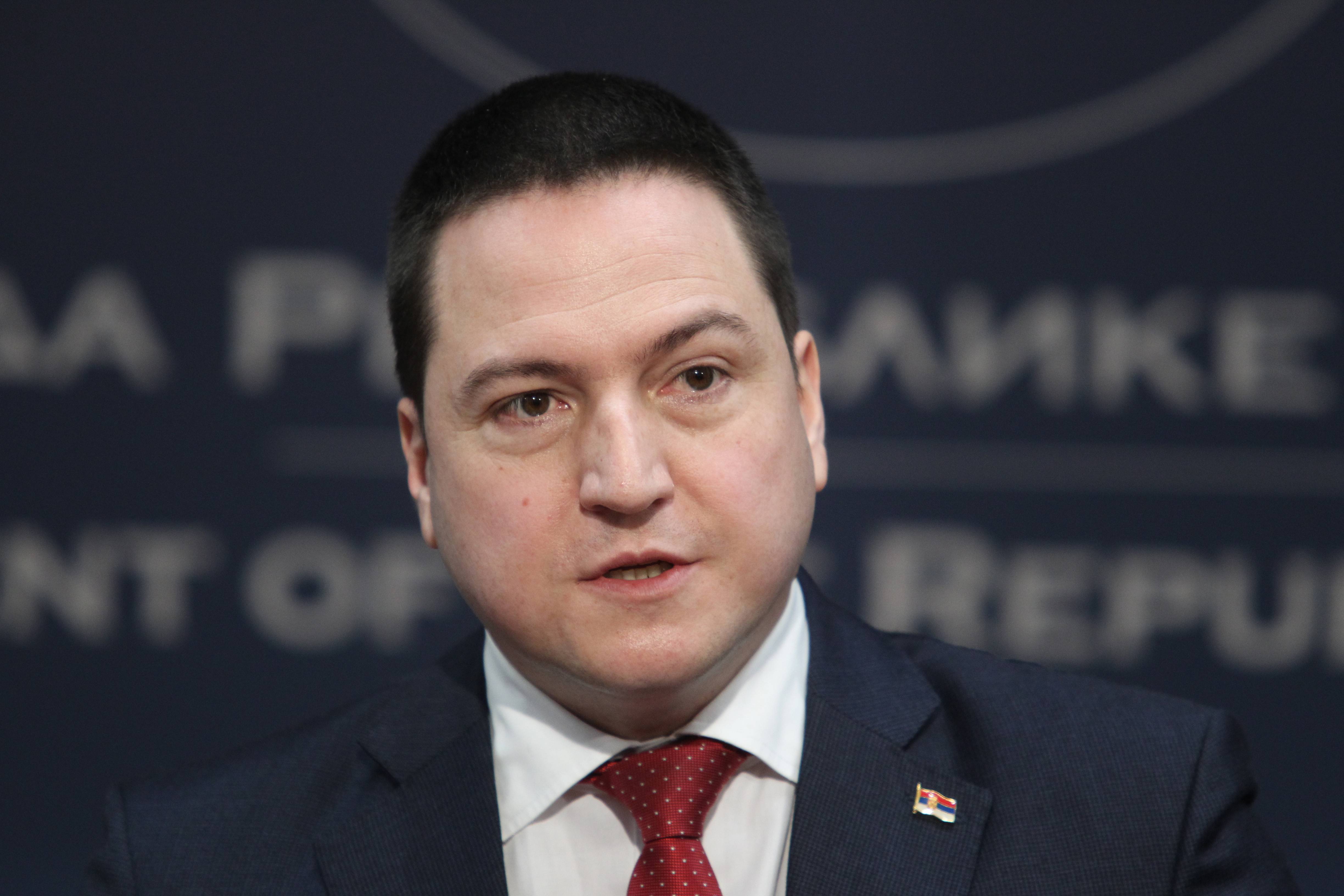 Beograd, 26.01.2021. - Ministar prosvete, nauke i tehnoloskog razvoja Branko Ruzic urucio je Svetosavske nagrade za 2020. godinu za izuzetne rezultate u oblasti obrazovanja i vaspitanja, danas u Vladi Srbije. (BETAPHOTO/MILAN OBRADOVIC/DS)