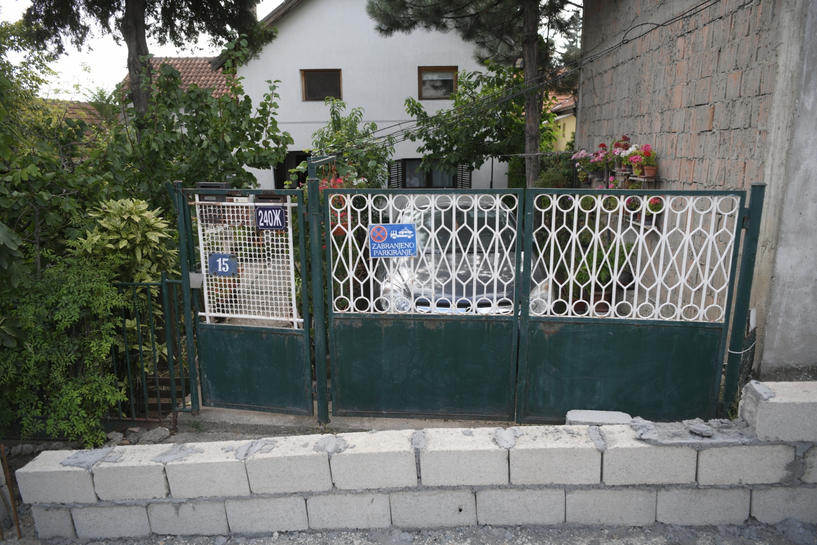 Beograd 18. avgust 2021. Glamocka ulica Zvezdara nelegalna gradnja zazidavanje kapije ilegalna gradnja bespravno sagradjeni objekat Foto:Dragan Mujan/Nova.rs