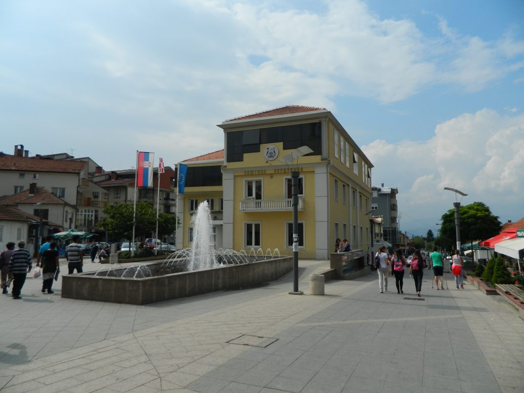 1621859045-Centar-Surdulice-wikimedia-commons-1024x768.jpg