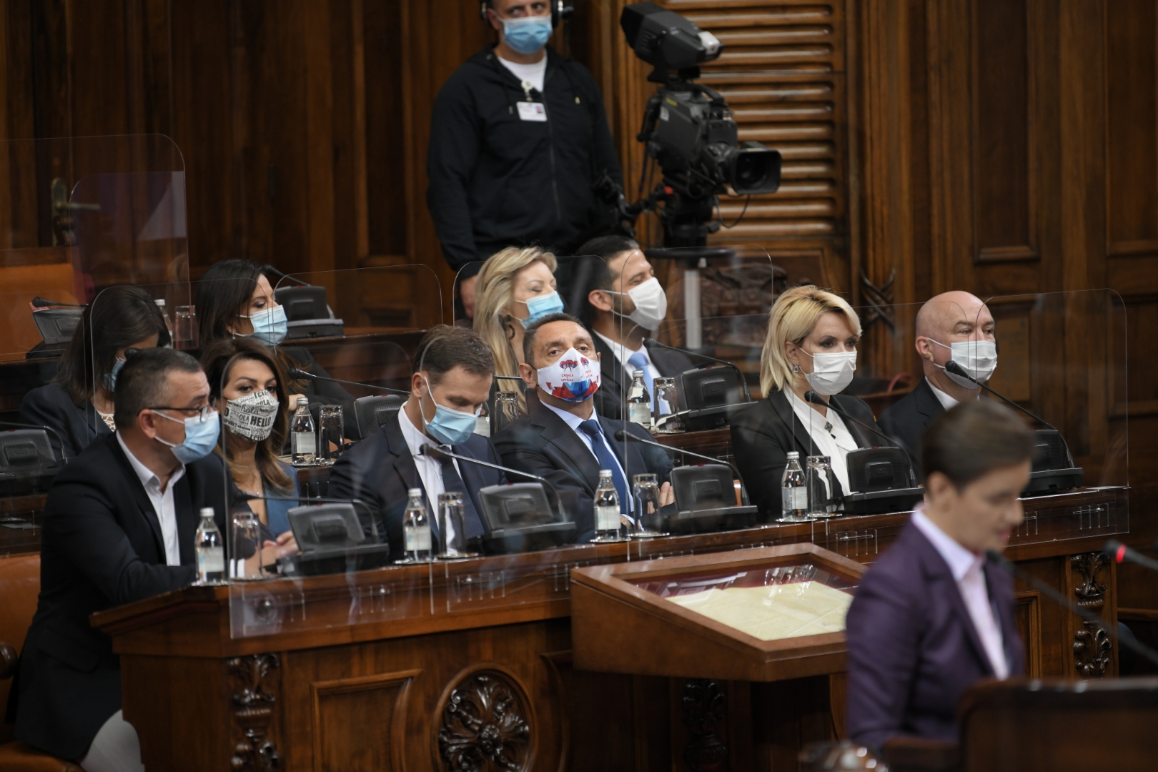 Beograd 28.10.2020. Skupština Srbije, poslanici, početak sednice, poslaničke klupe Foto: Dragan Mujan/Nova.rs