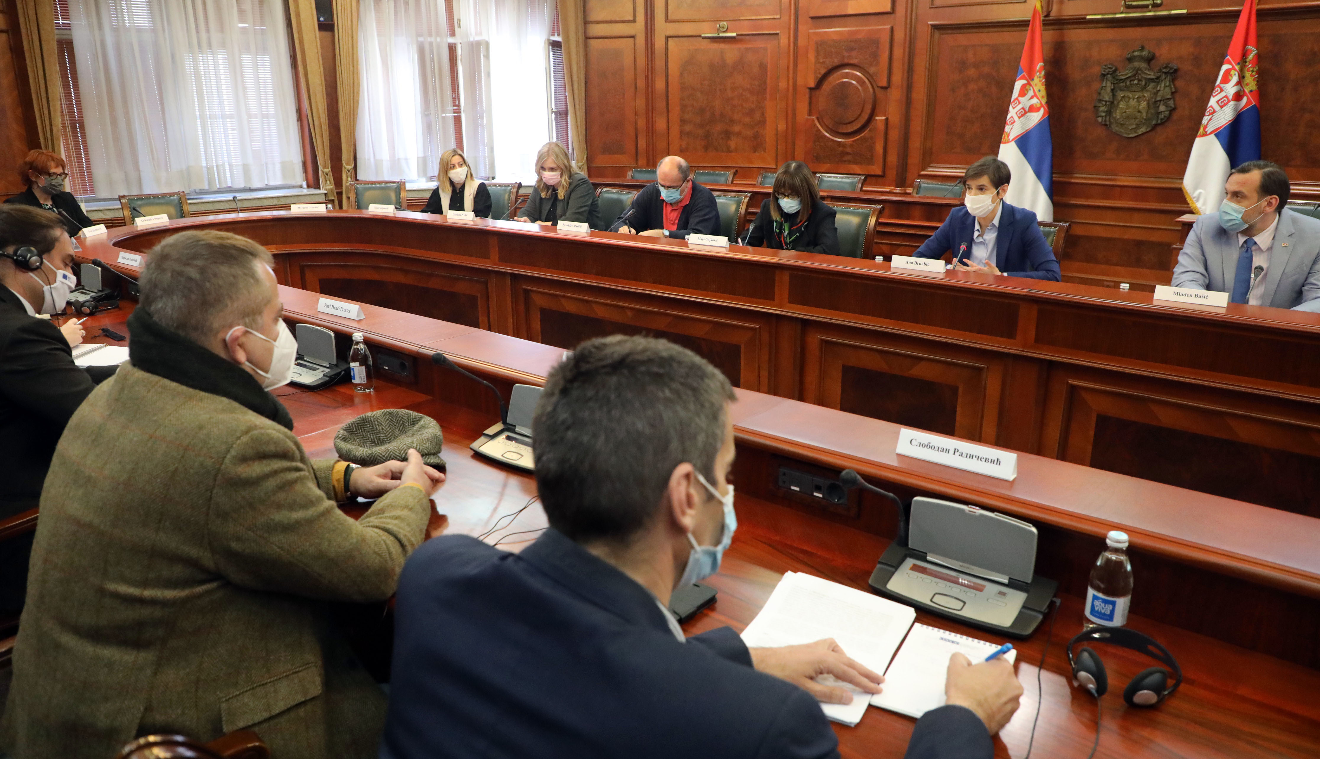 premijerka Ana Brnabic-saopstenje i fotografije sa sastanka Radne grupe, radna grupa za bezbednost i zaštitu novinara