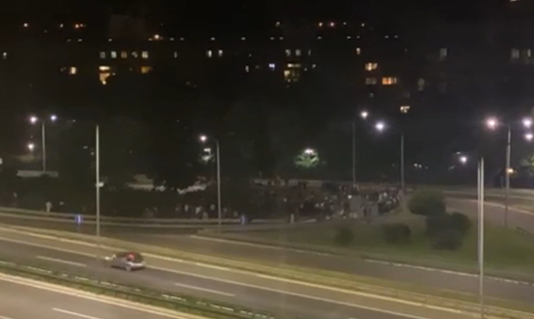 Studenti već godinu dana partijaju na autoputu, komšije očajne, a policija ćuti
