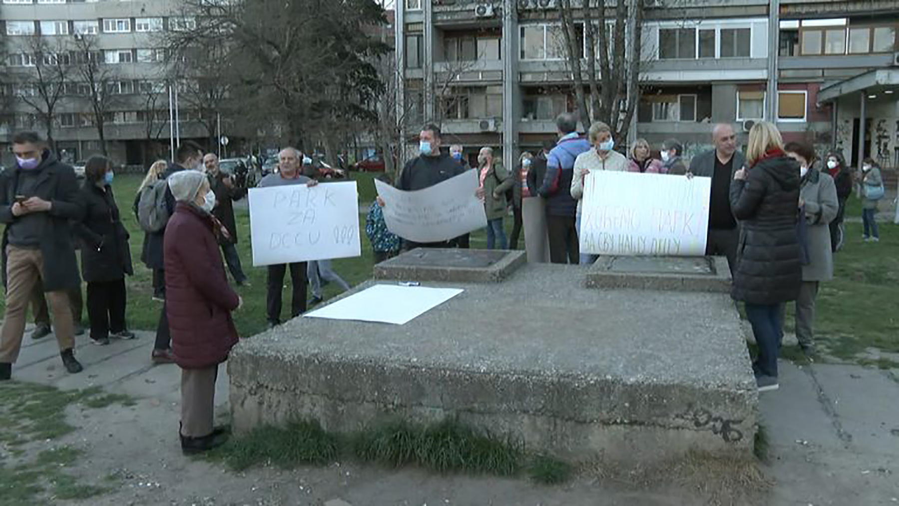 Protest stanara Karađorđeve ulice u Zemunu, strahuju da će ostati bez parka