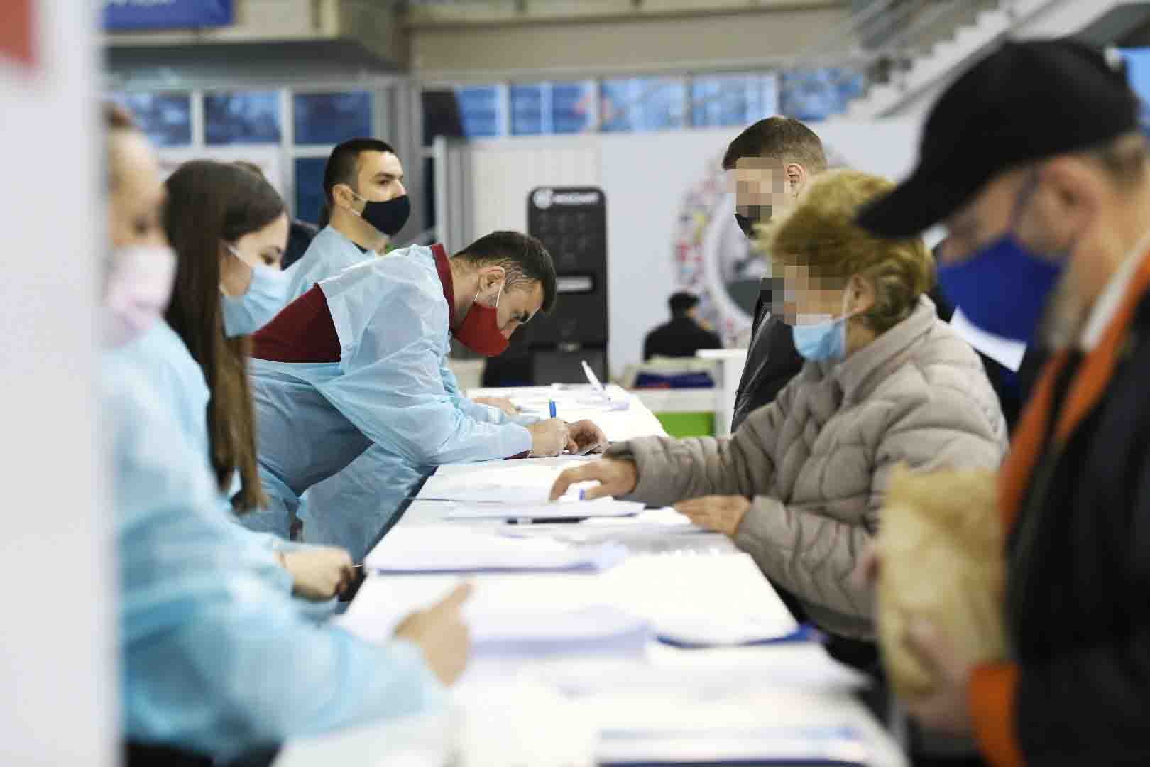 Beograd 26.03.2021. Beogradski sajam, vakcinacija, koronavirus, stranci, strani državljani Foto: Vesna Lalić/Nova.rs