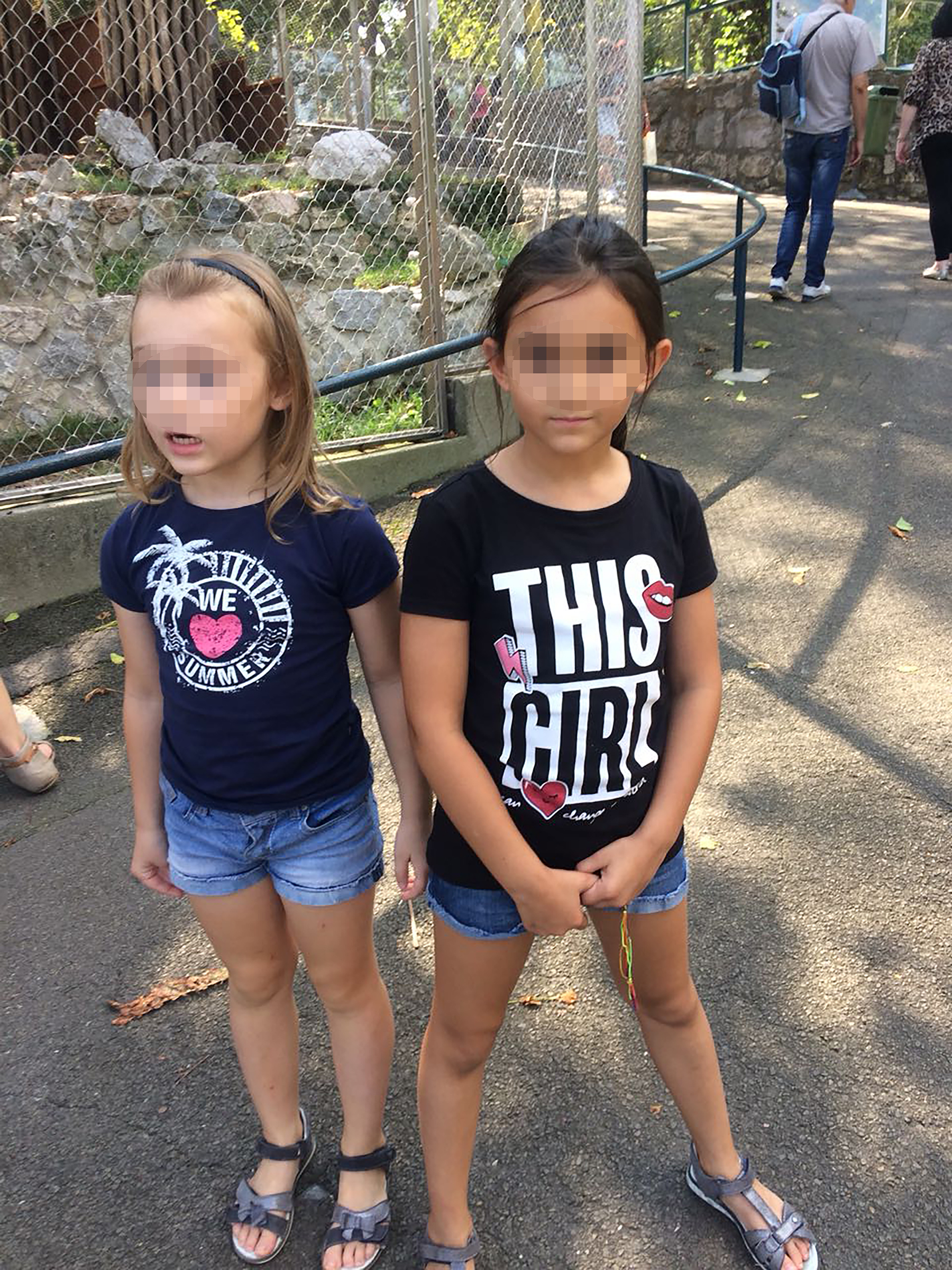 Naslov otac traži decu majka ih odvela u australiju