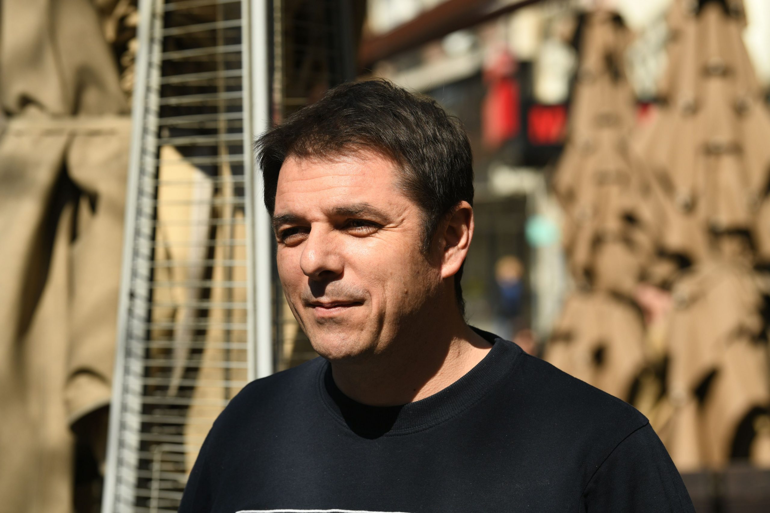 Beograd, 05.04.2021. Kafić, Otvorene bašte kafića, bašta kafića, koronavirus, lepo vreme Foto: Goran Srdanov/Nova.rs