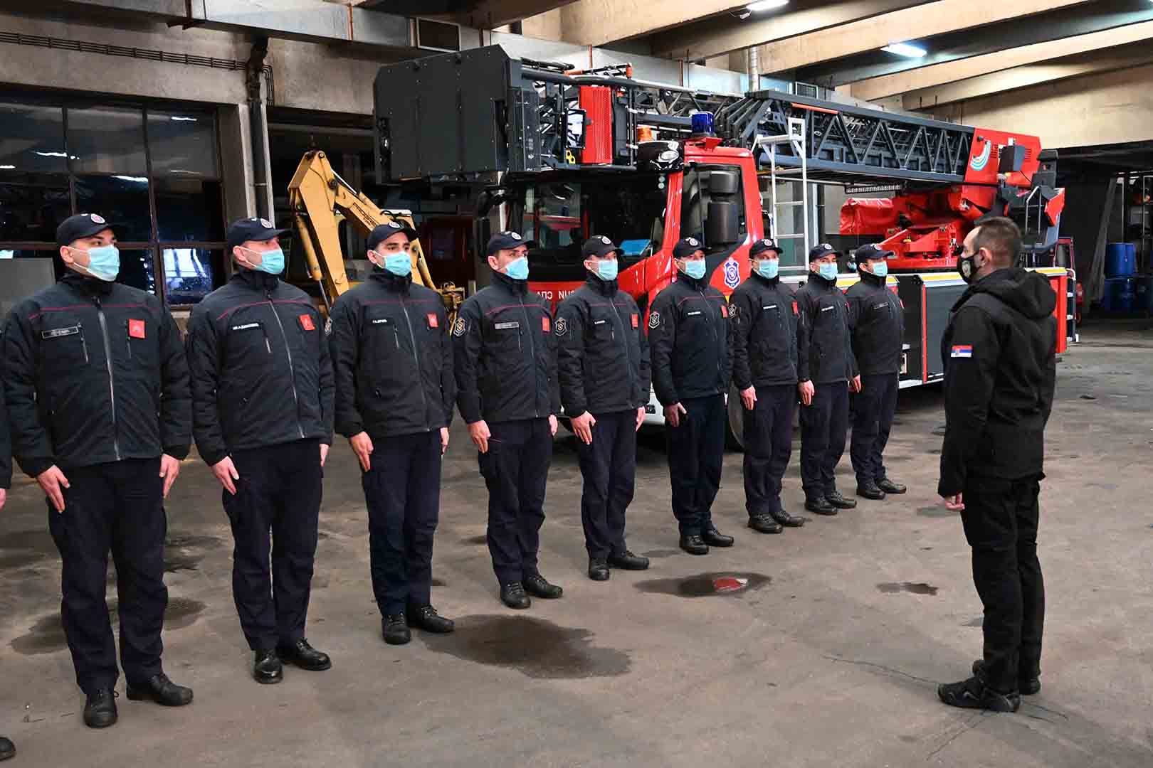 ALEKSANDAR VULIN U OBILASKU VATROGASNO-SPASILACKE BRIGADE BEOGRAD