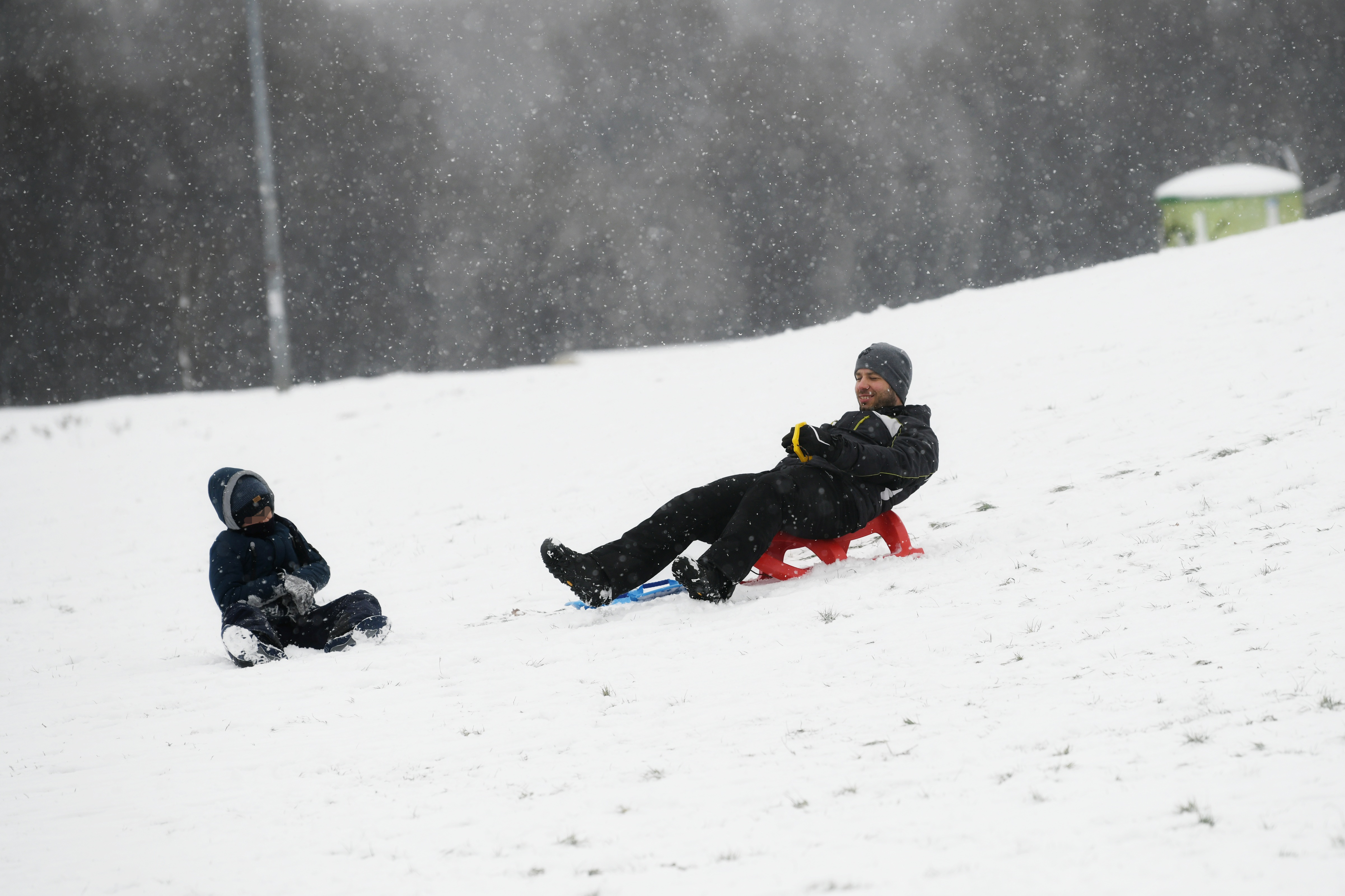 Beograd 17. januar 2021. Sneg u Beogradu iznenadio je danas gradjane sankanje Foto:Vesna Lalić/Nova.rs