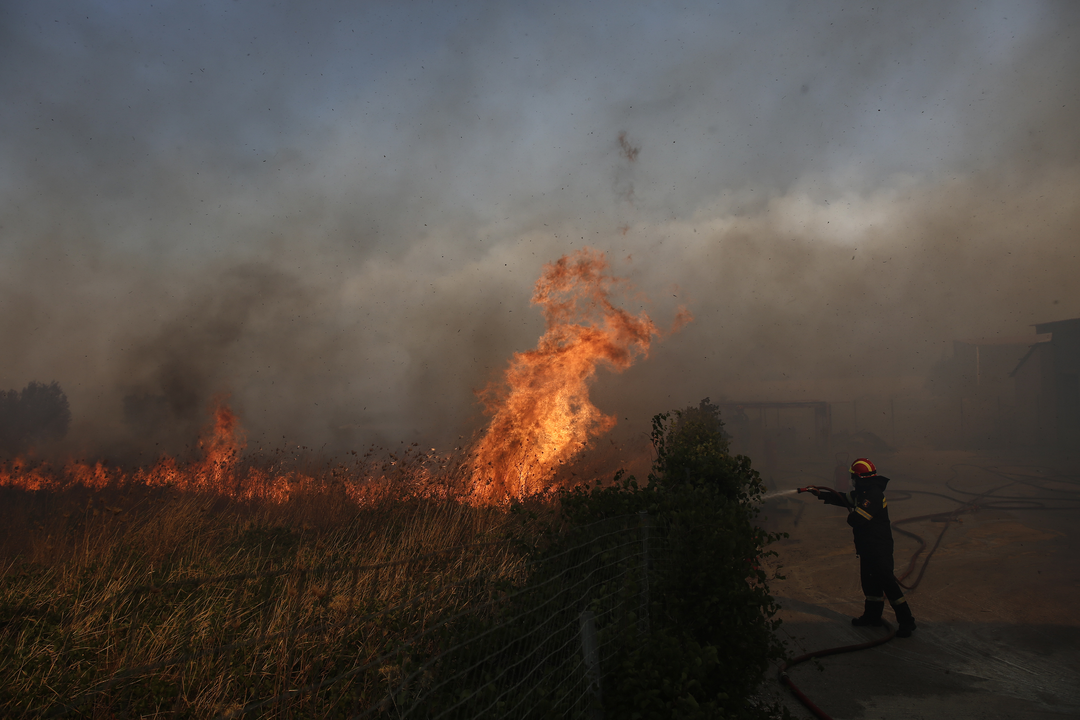 Atina požar, Anavissos coastal town in south Attica was ordered to evacuate during a wildfire