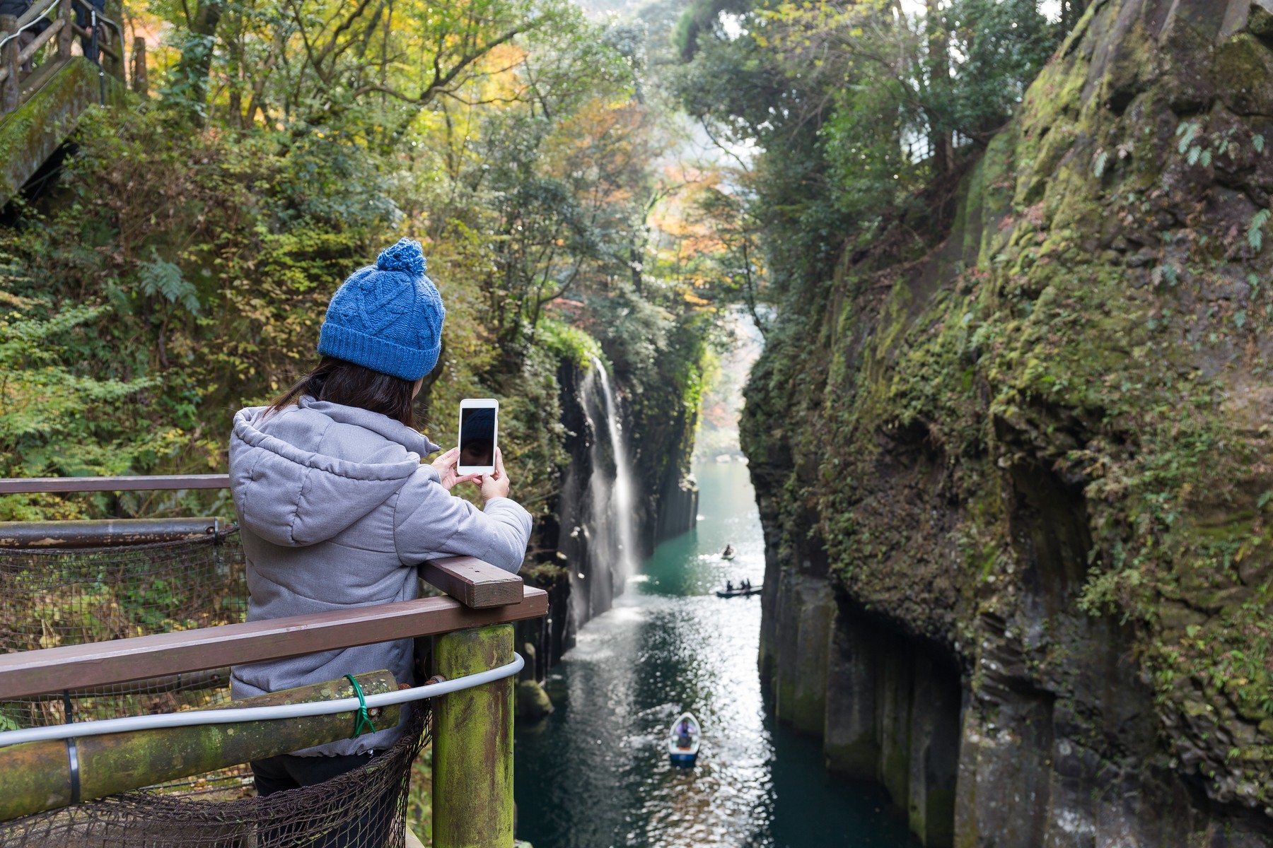 Woman taking photo in Takachiho gorge,Image: 335488097, License: Royalty-free, Restrictions: , Model Release: yes, Credit line: Leung Cho Pan / Panthermedia / Profimedia