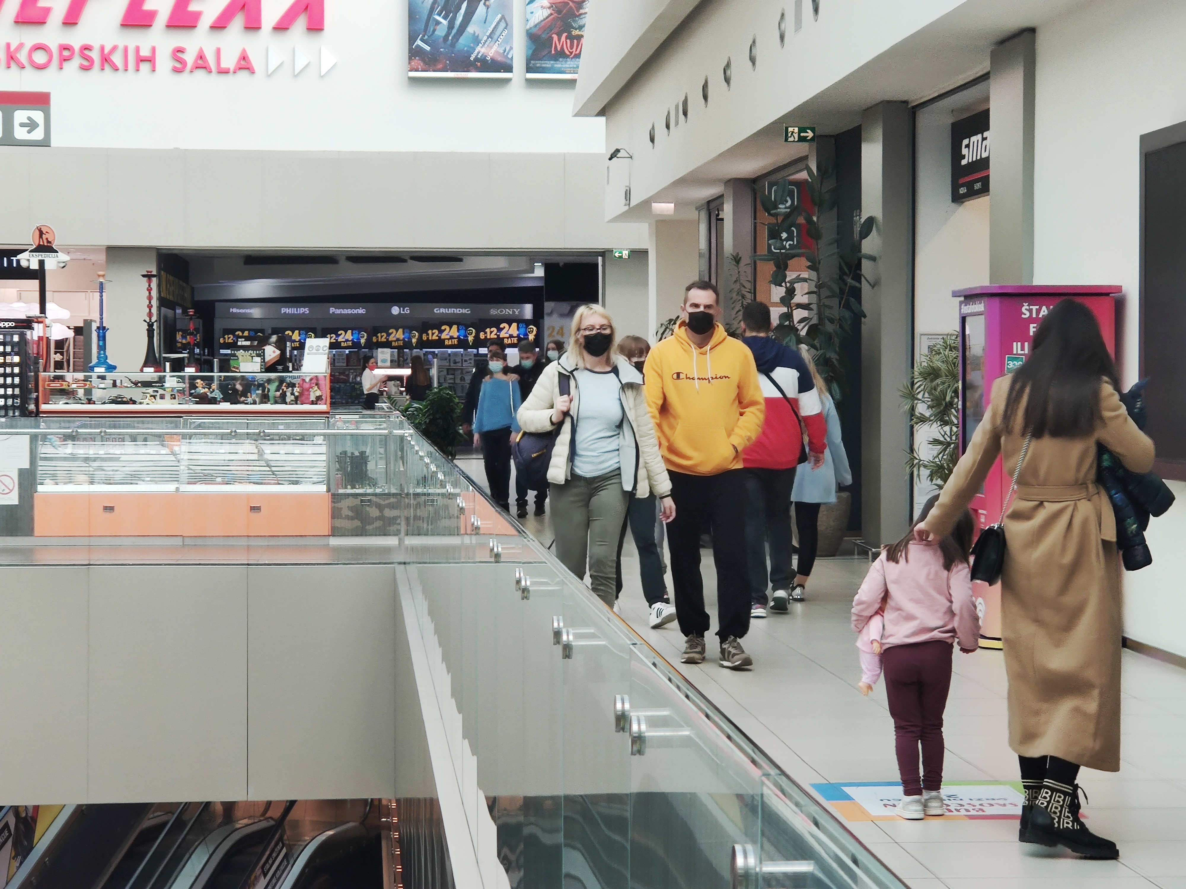 tržni centar ušće nedelja 27 02 2021 guzva, pred zatvaranje u 14h