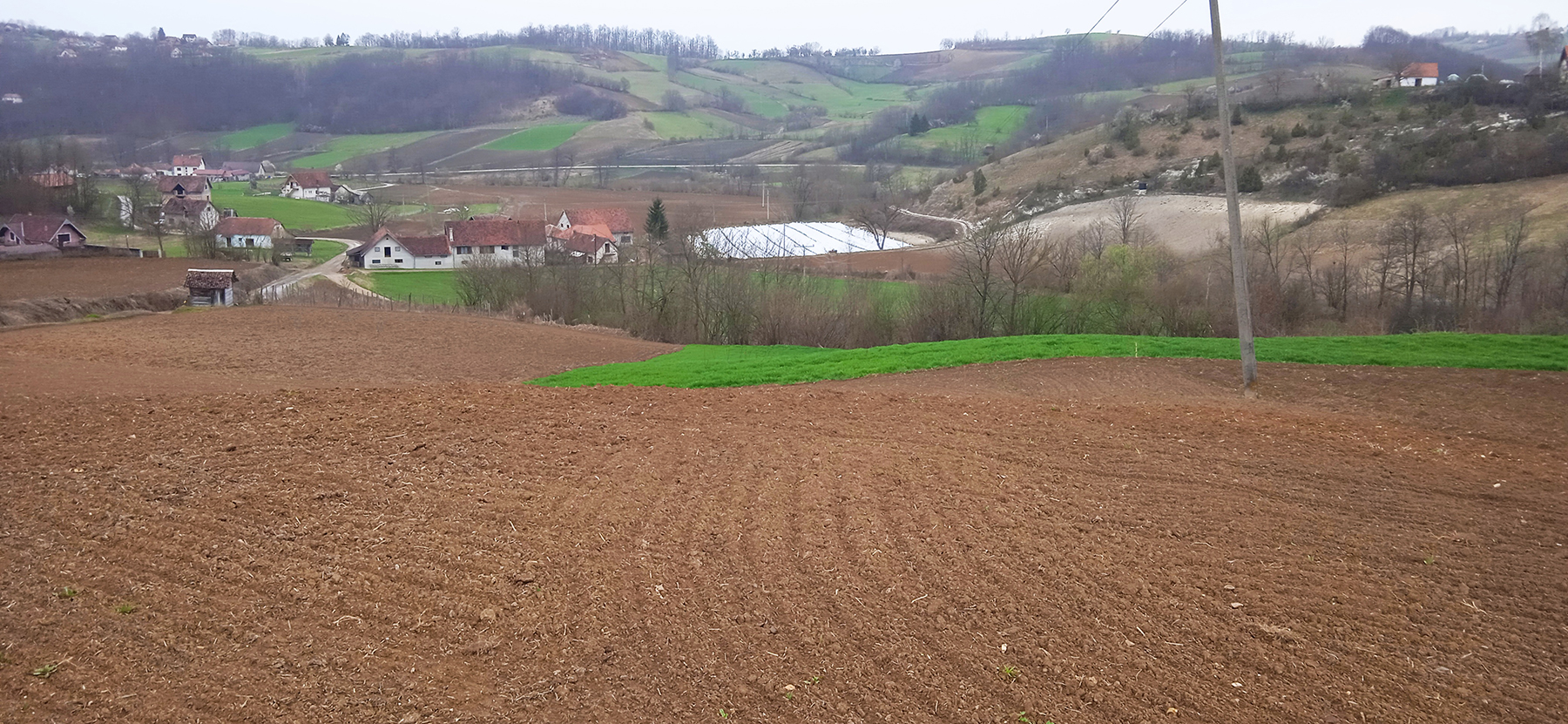 Meštani Dobrinje: Gvozdenim vilama i svojim telima branićemo svoju zemlju