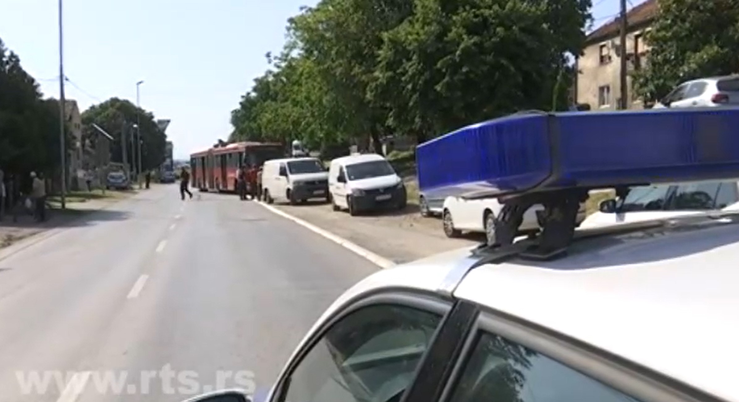 Težak sudar automobila i "Lastinog" autobusa u Smederevu