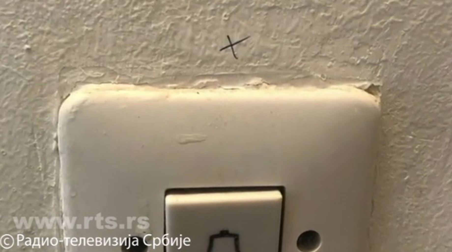 Misteriozne oznake ispred ulaznih vrata na Novom Beogradu