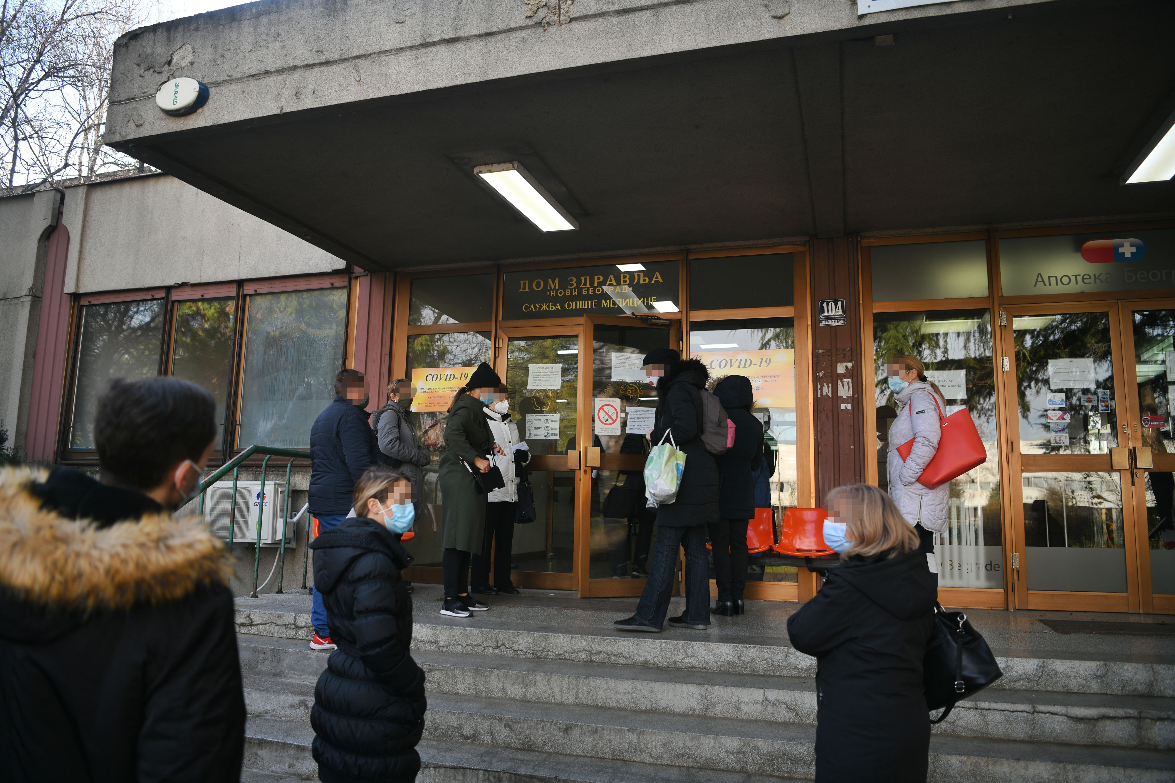 Beograd 10.12.2020. Novi Beograd, kovid ambulanta, koronavirus, pacijenti, čekanje, red, redovi Foto: Filip Krainčanić/Nova.rs