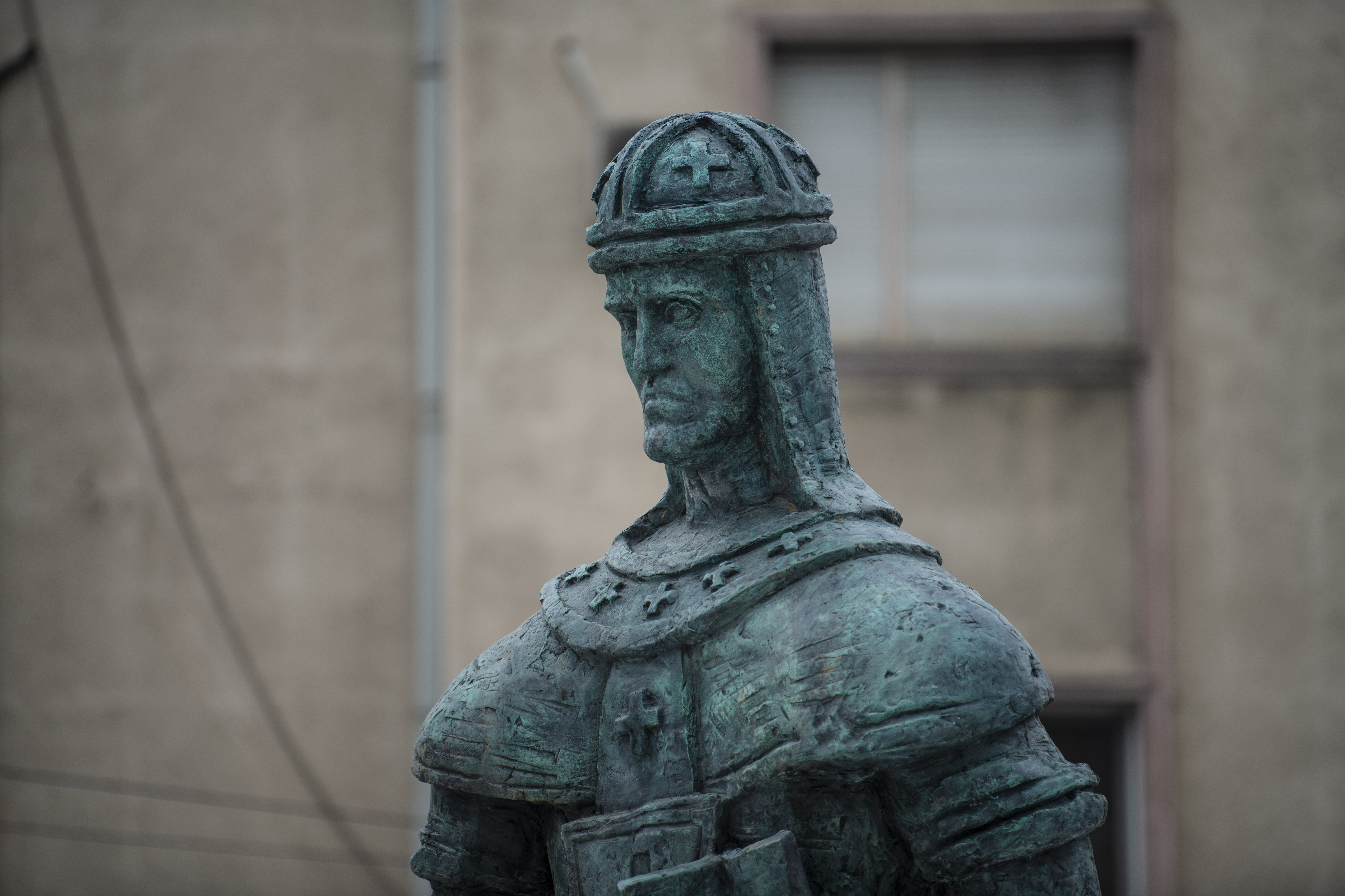 Beograd 18.04.2021. Spomenik despotu Stefanu Lazareviću, ugao Palmotićeve i Bulevara despota Stefana, skver, Dorćolm, postavljen spomenik Foto: Dragan Mujan/Nova.rs