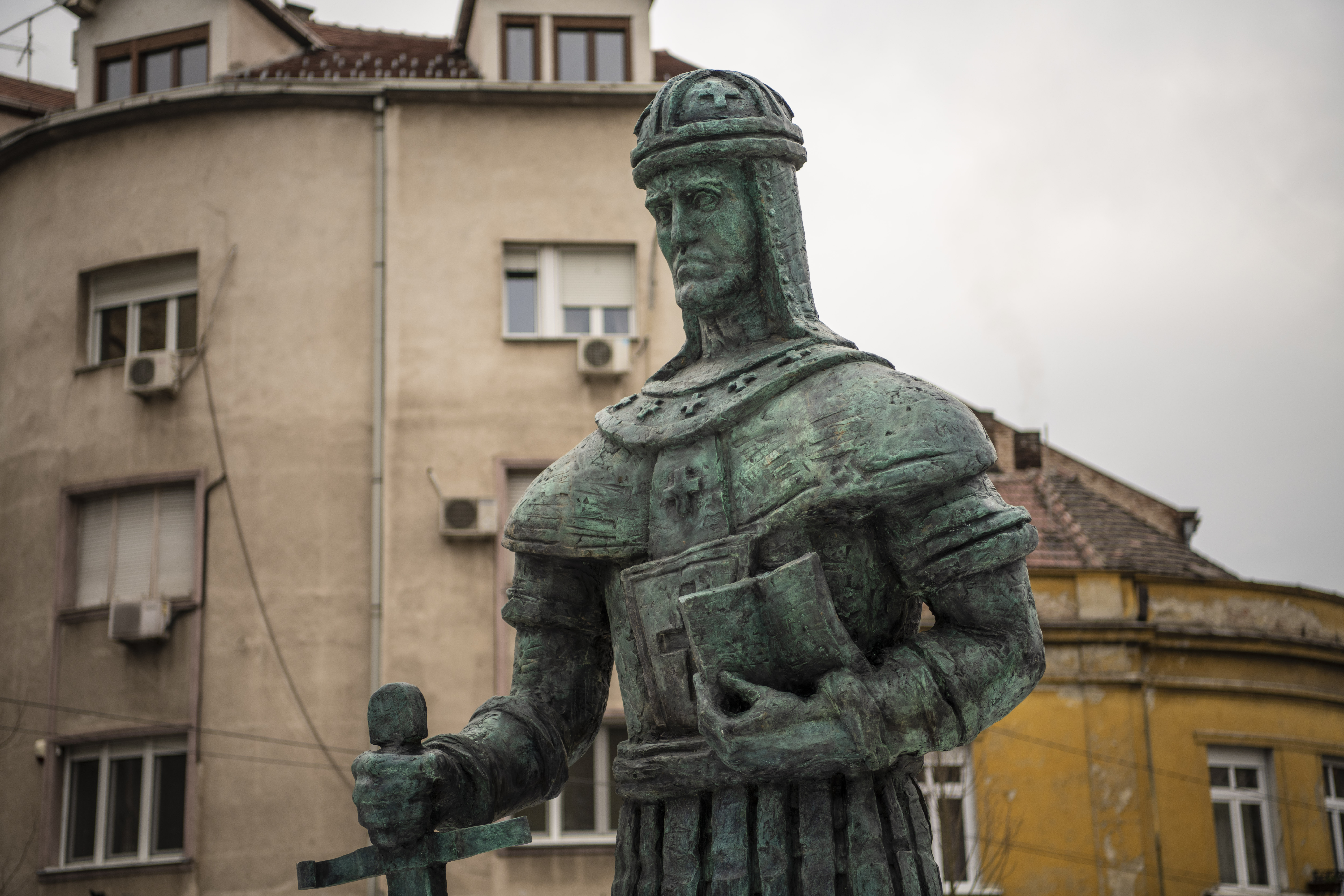Beograd 18.04.2021. Spomenik despotu Stefanu Lazareviću, ugao Palmotićeve i Bulevara despota Stefana, skver, Dorćolm, postavljen spomenik Foto: Dragan Mujan/Nova.rs