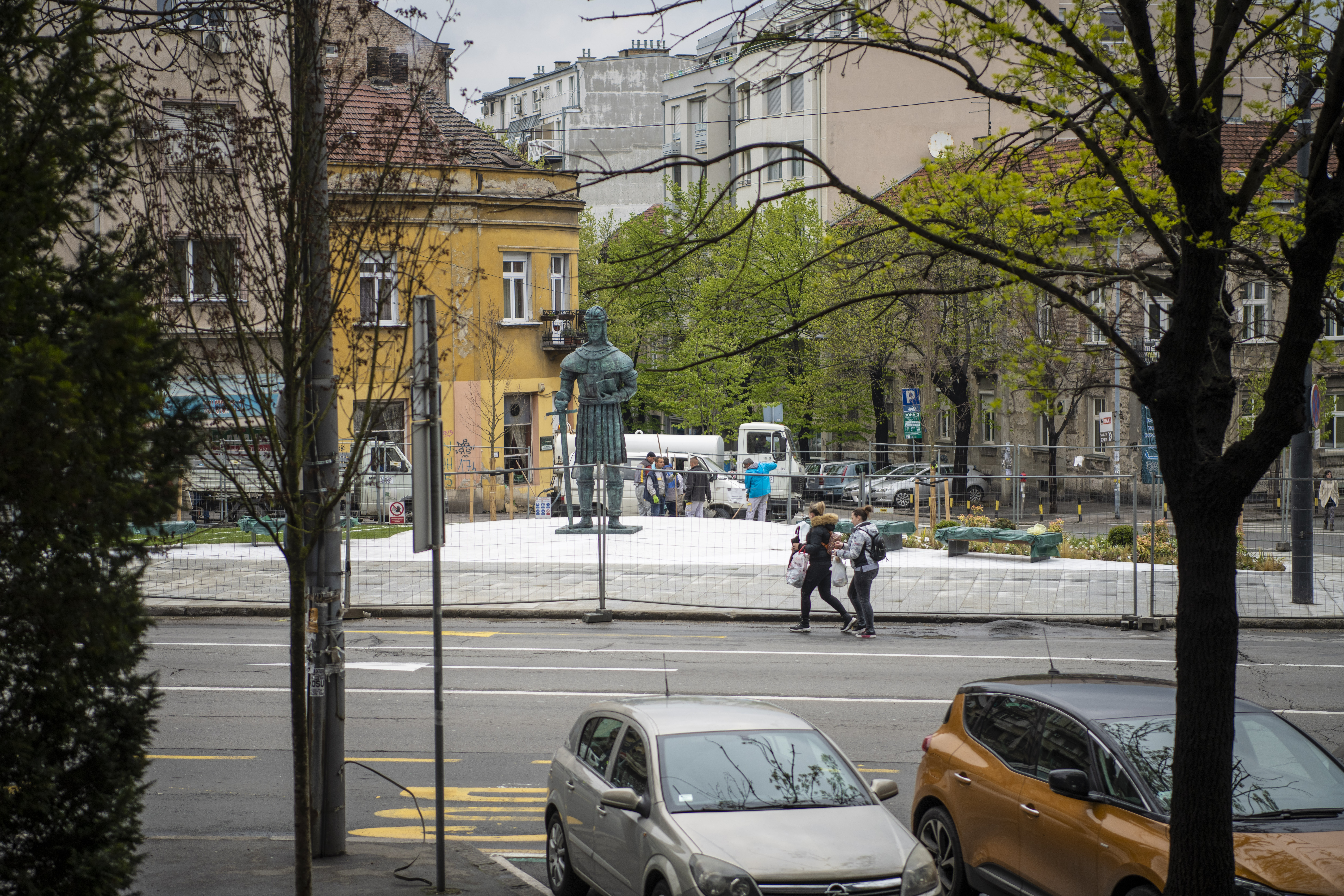 Beograd 18.04.2021. Spomenik despotu Stefanu Lazareviću, ugao Palmotićeve i Bulevara despota Stefana, skver, Dorćolm, postavljen spomenik Foto: Dragan Mujan/Nova.rs