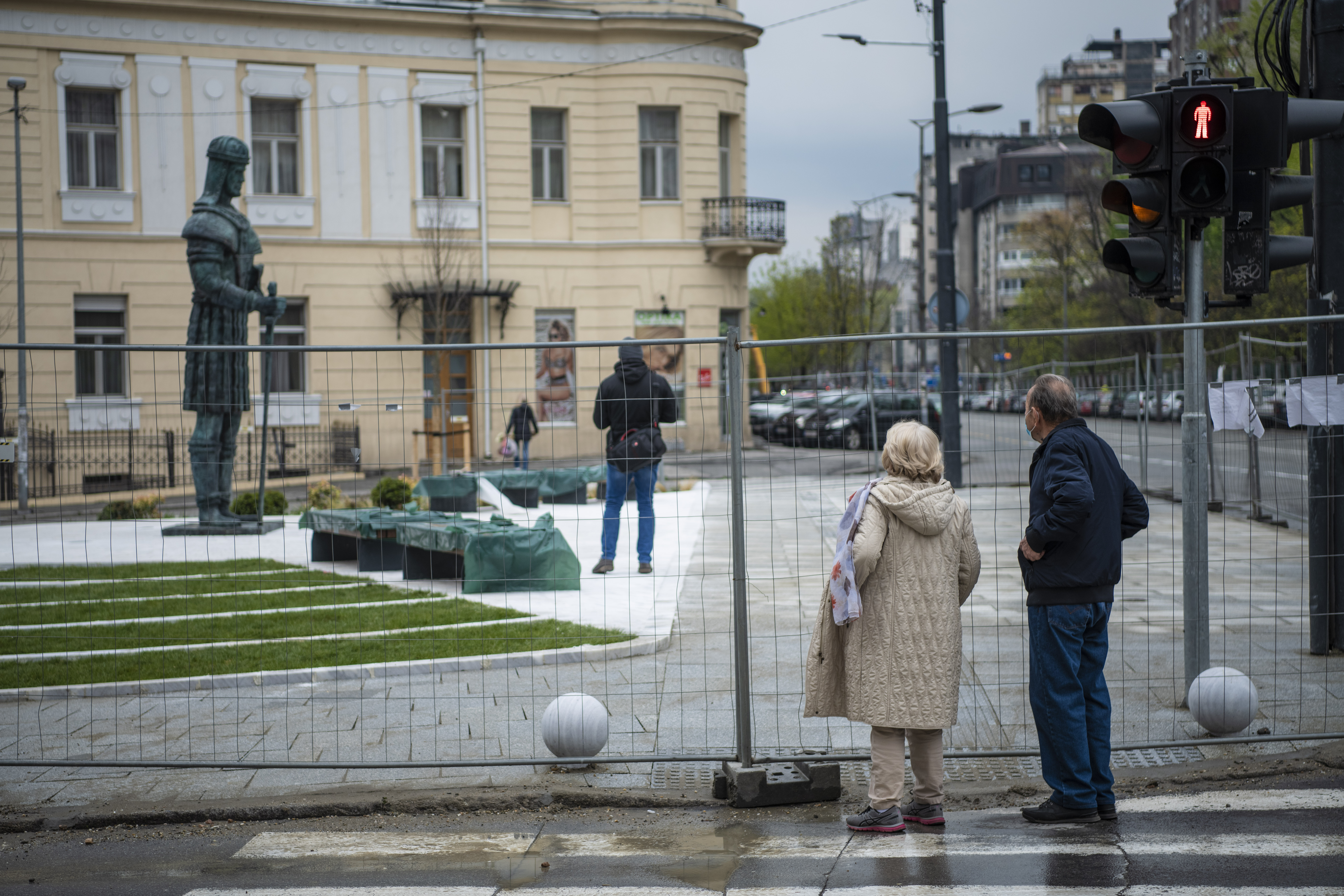 Beograd 18.04.2021. Spomenik despotu Stefanu Lazareviću, ugao Palmotićeve i Bulevara despota Stefana, skver, Dorćolm, postavljen spomenik Foto: Dragan Mujan/Nova.rs