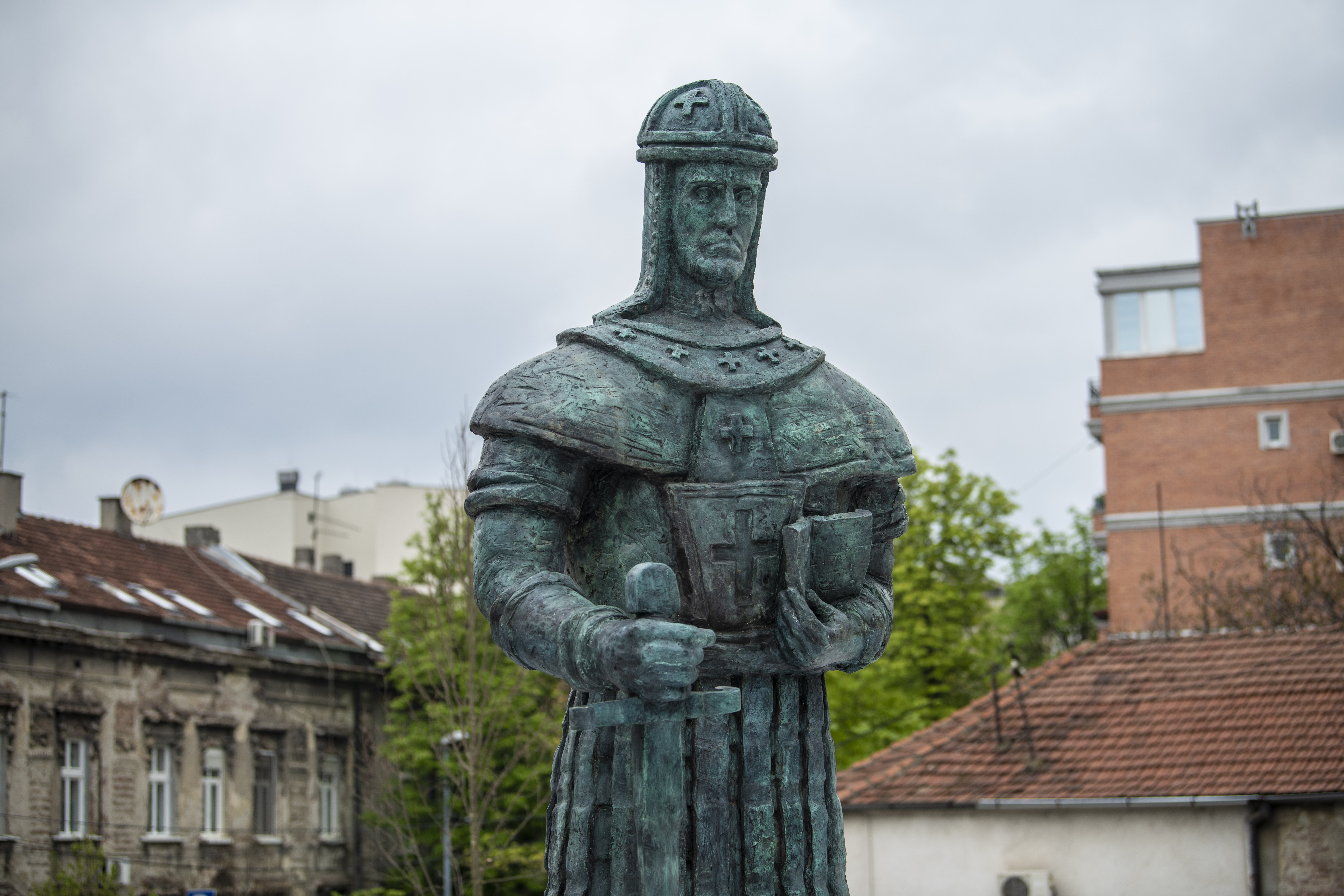 Beograd 18.04.2021. Spomenik despotu Stefanu Lazareviću, ugao Palmotićeve i Bulevara despota Stefana, skver, Dorćolm, postavljen spomenik Foto: Dragan Mujan/Nova.rs