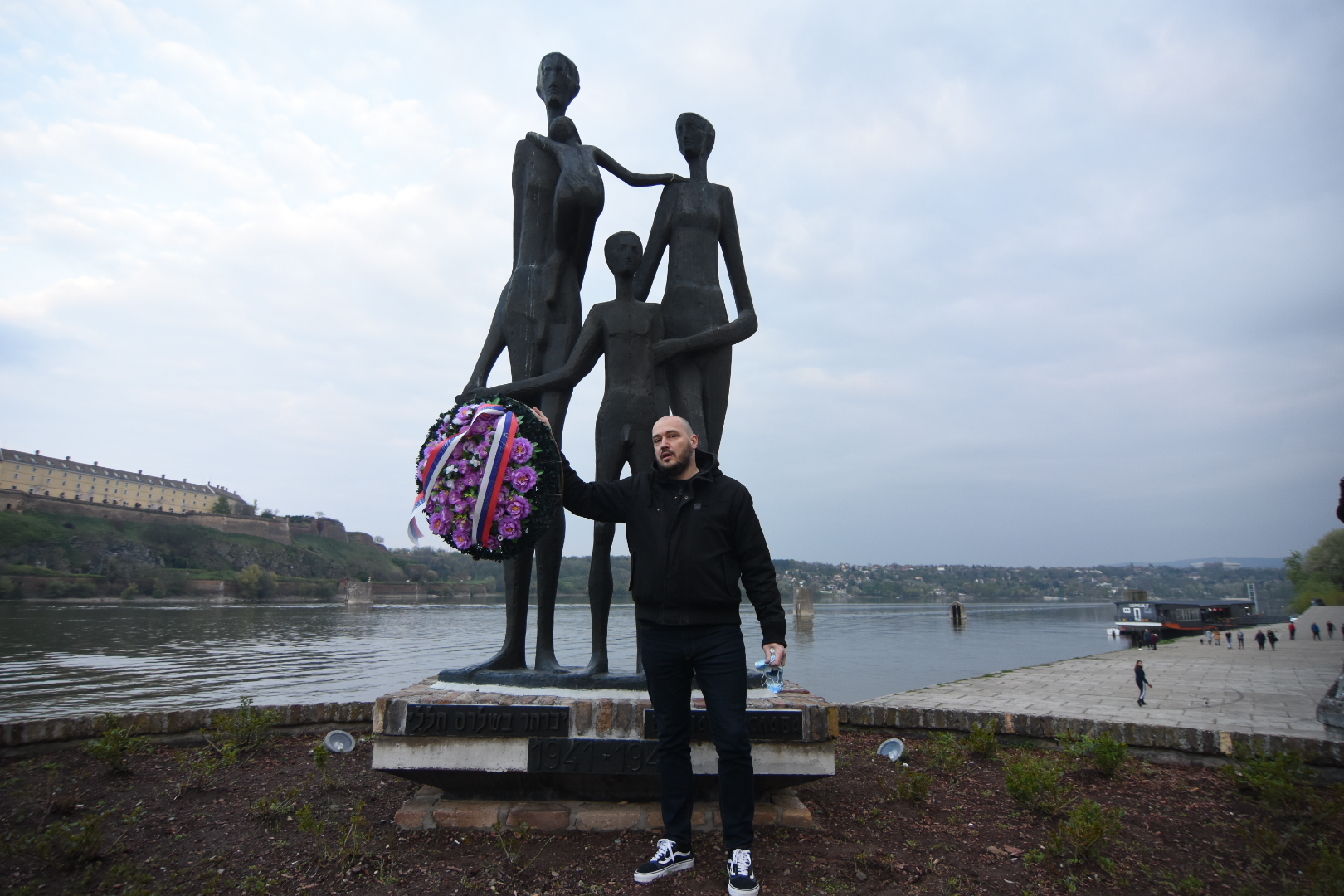 Novi Sad, 19.04. 2021. Trg Slobode, miting "Novi Sad protiv fašizma", protest protiv fašizma, nakon protesta, protestna šetnja do Keja žrtava racije Foto: Nenad Lazić/Nova.rs