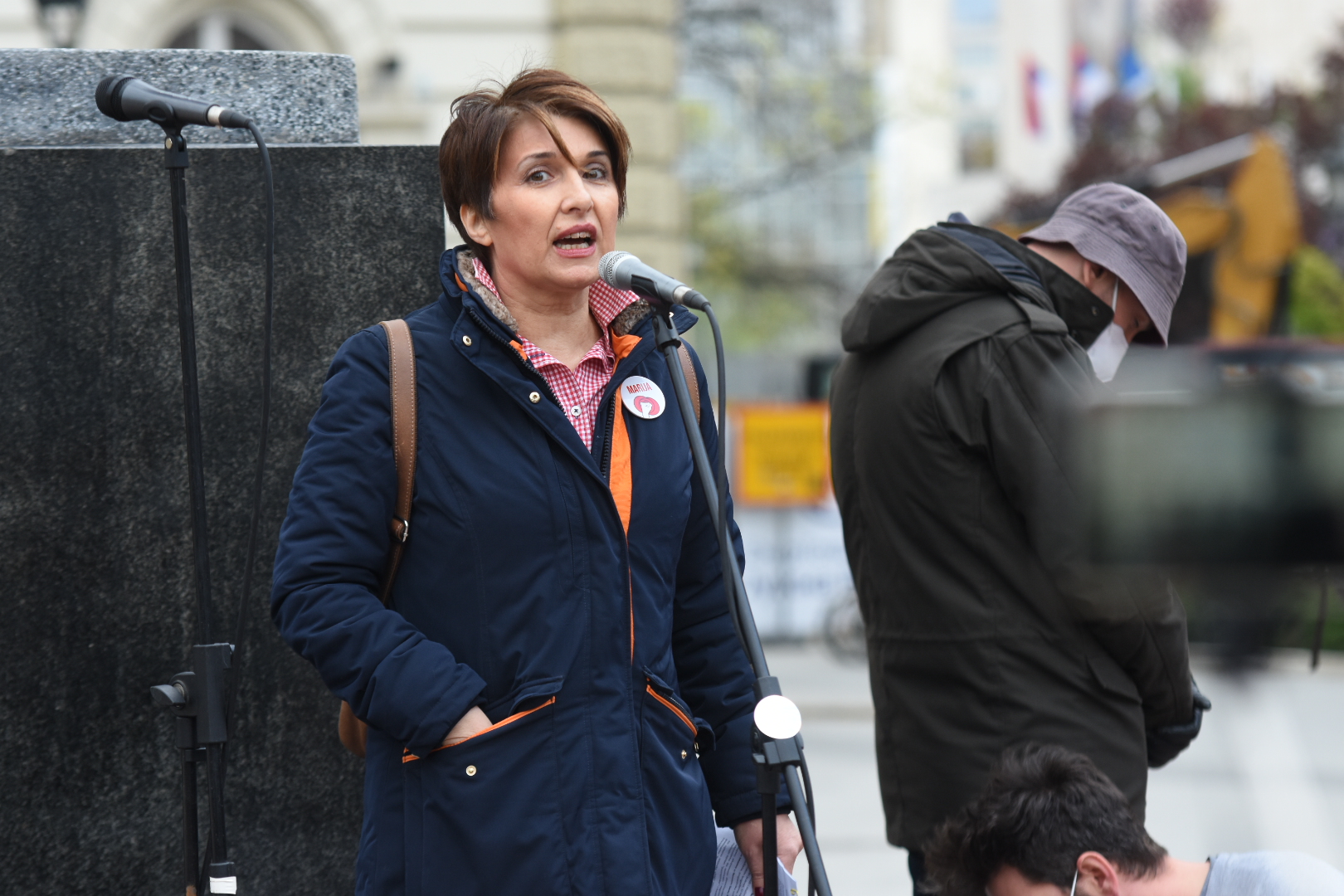 Novi Sad, 19.04. 2021. Trg Slobode, miting "Novi Sad protiv fašizma", protest protiv fašizma, nakon protesta, protestna šetnja do Keja žrtava racije Foto: Nenad Lazić/Nova.rs