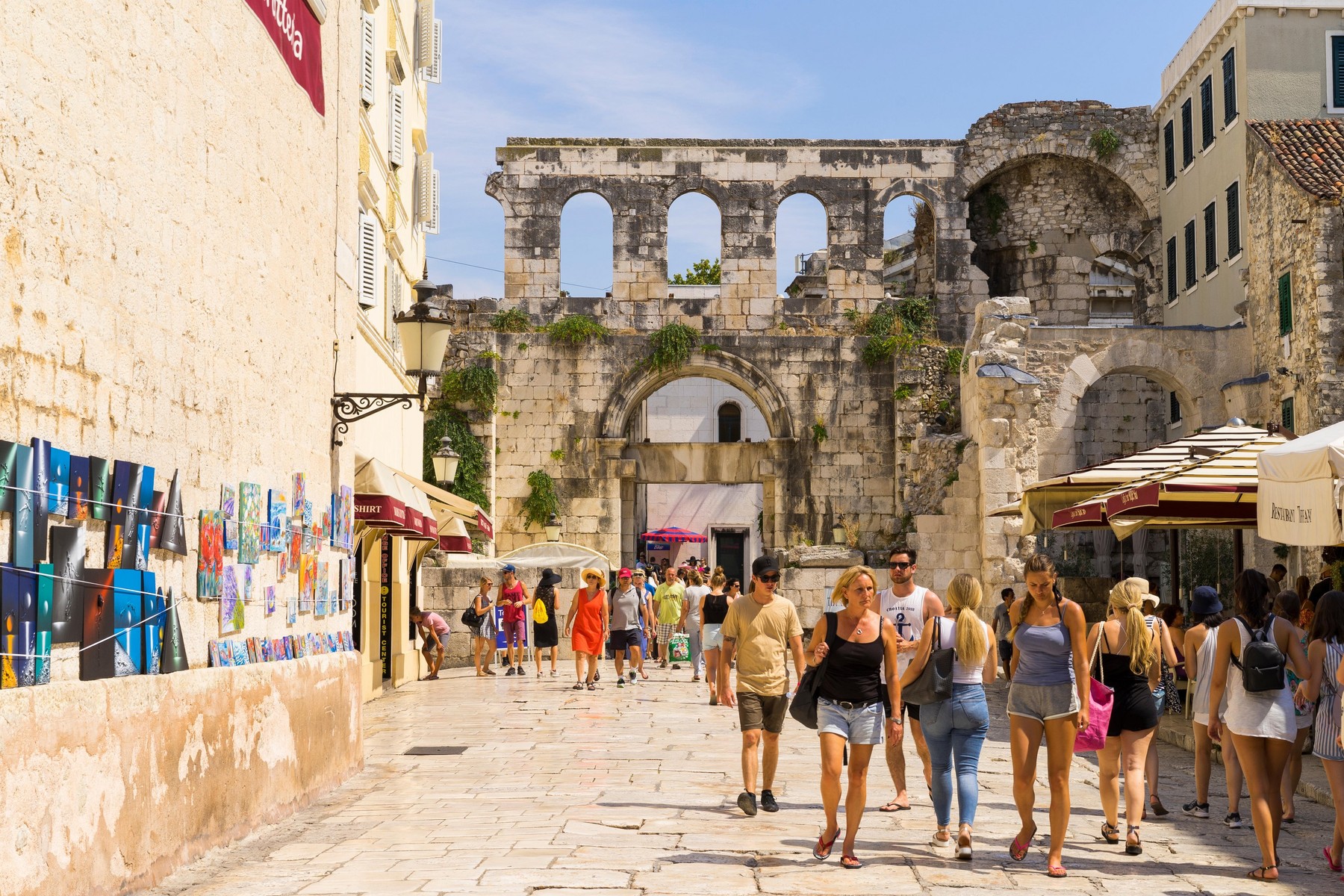 Image: 383492600, License: Royalty-free, Restrictions: Contributor usage restriction: Advertising and promotion, Consumer goods., Model Release: no, Credit line: Joachim Bago / Alamy / Alamy / Profimedia